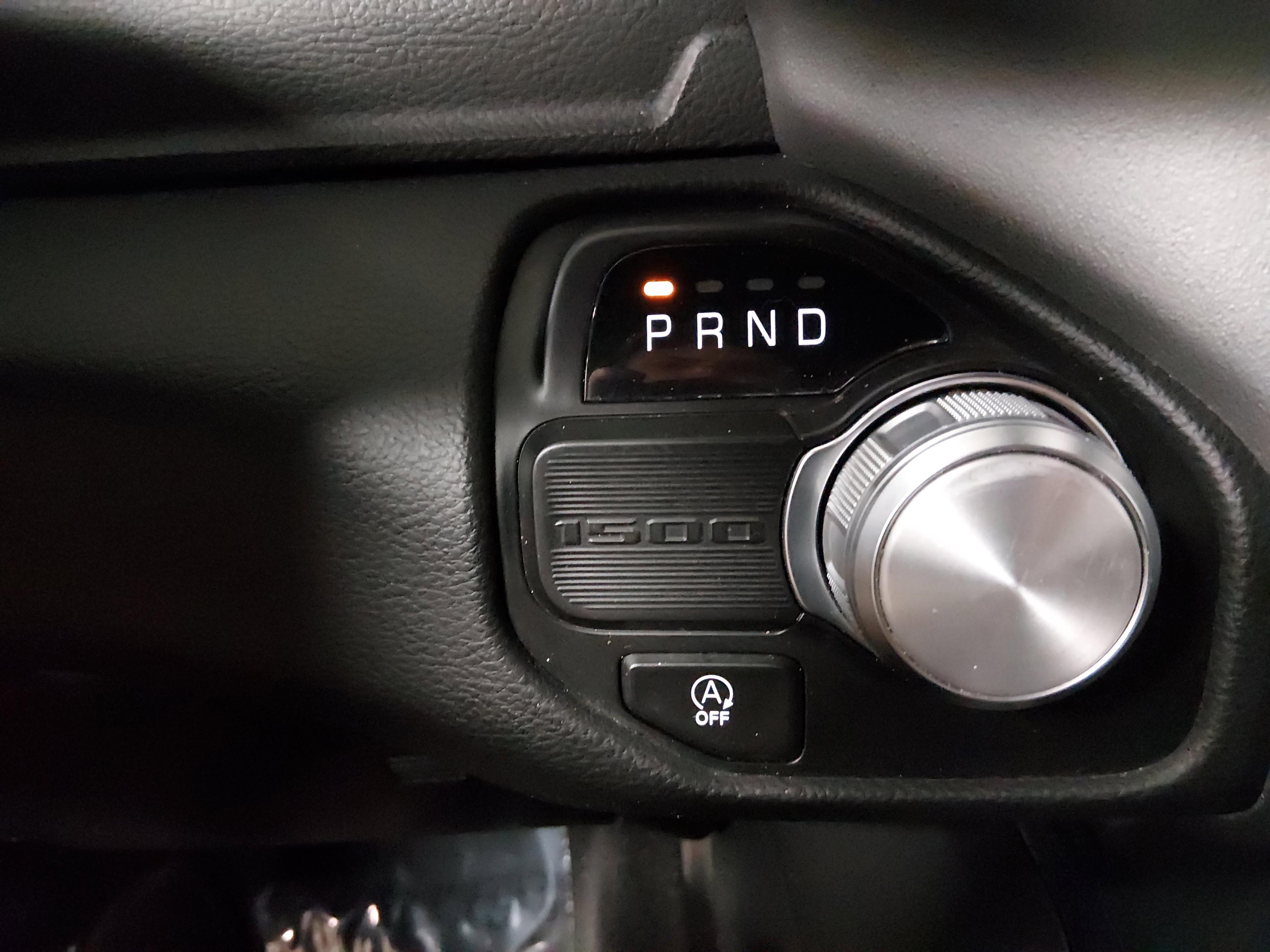 Ram 1500 Laramie 4X2 Crew Cab 5'7" Box - Thumbnail 20