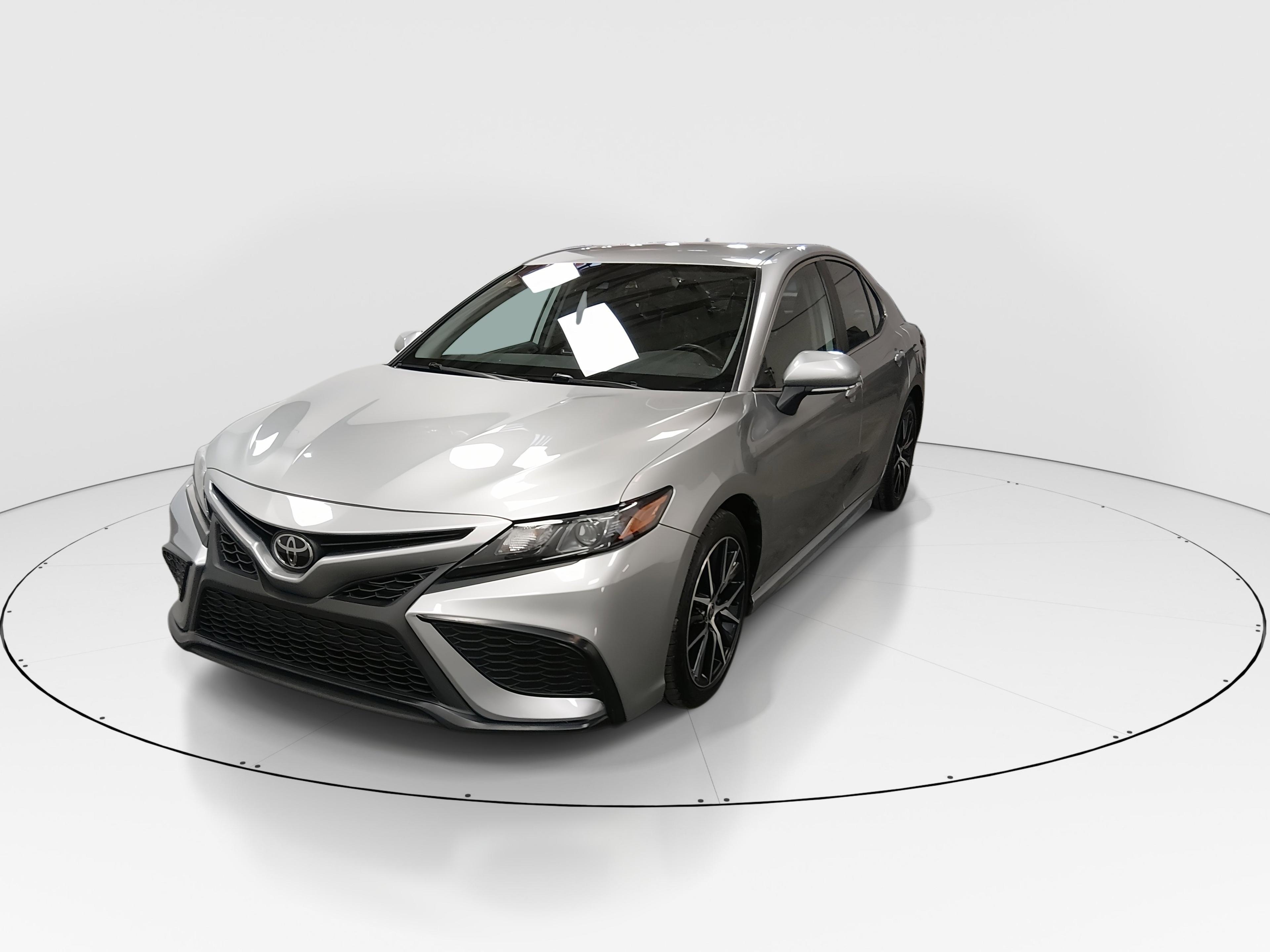 Toyota Camry Se Auto - Thumbnail 3