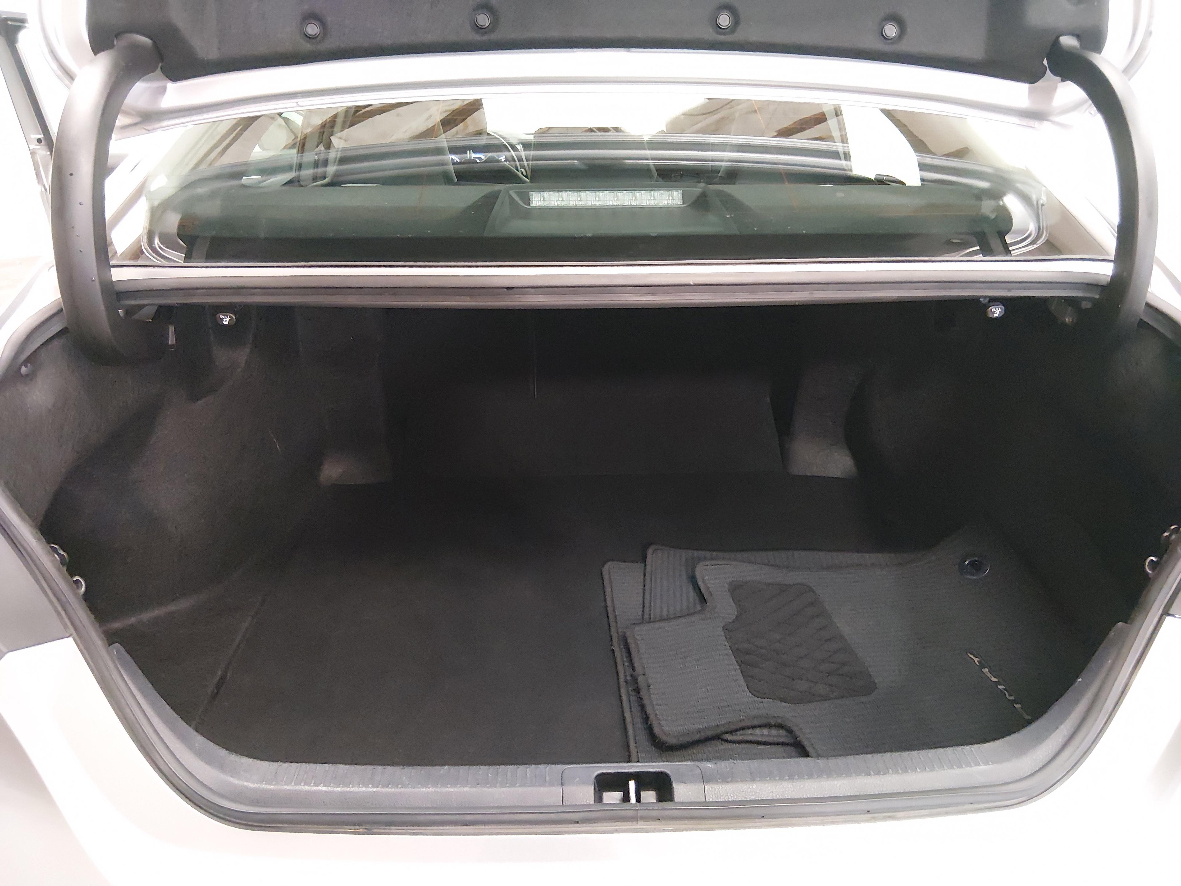 Toyota Camry Se Auto - Thumbnail 11