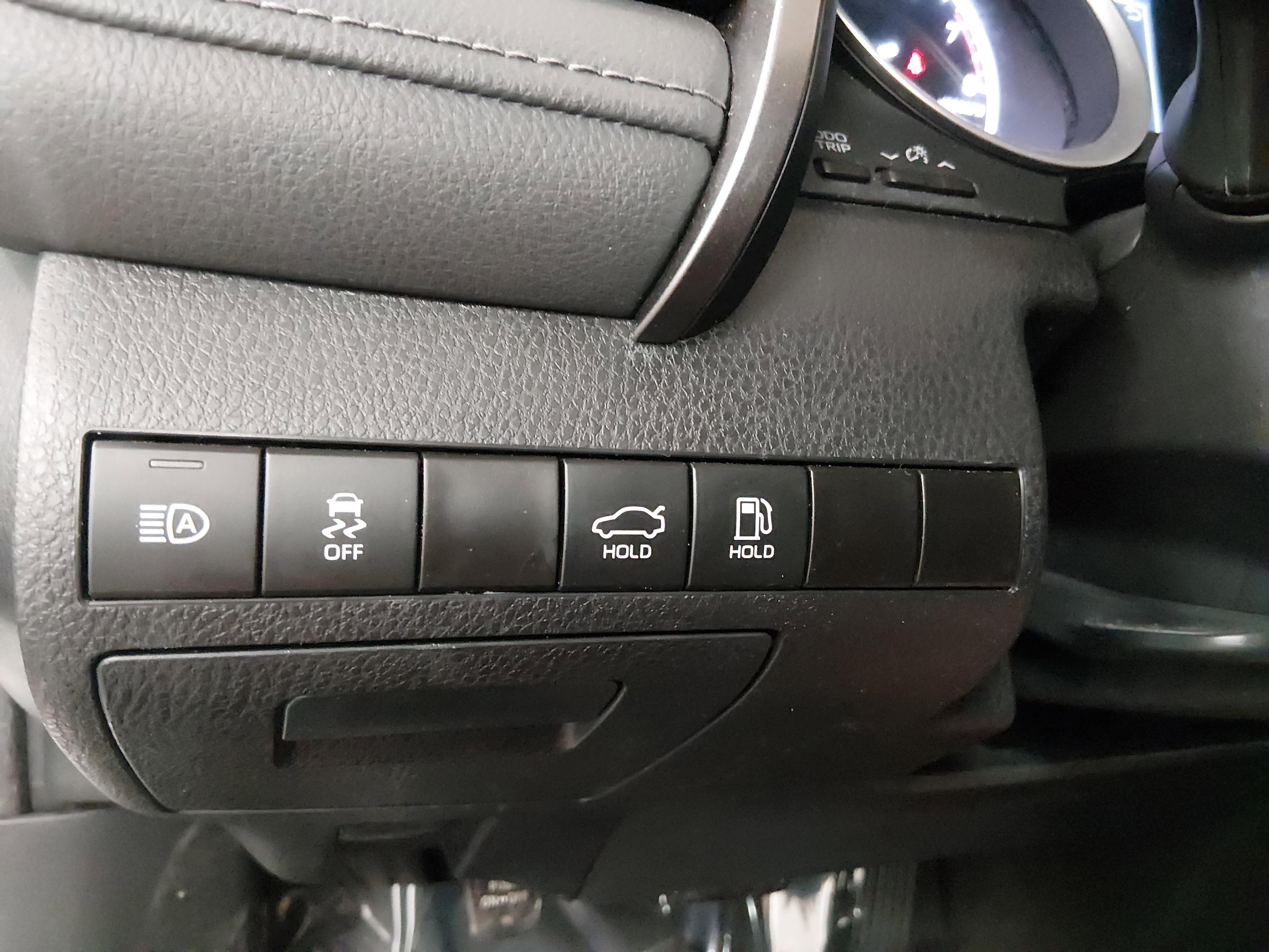 Toyota Camry Le Auto - Thumbnail 13