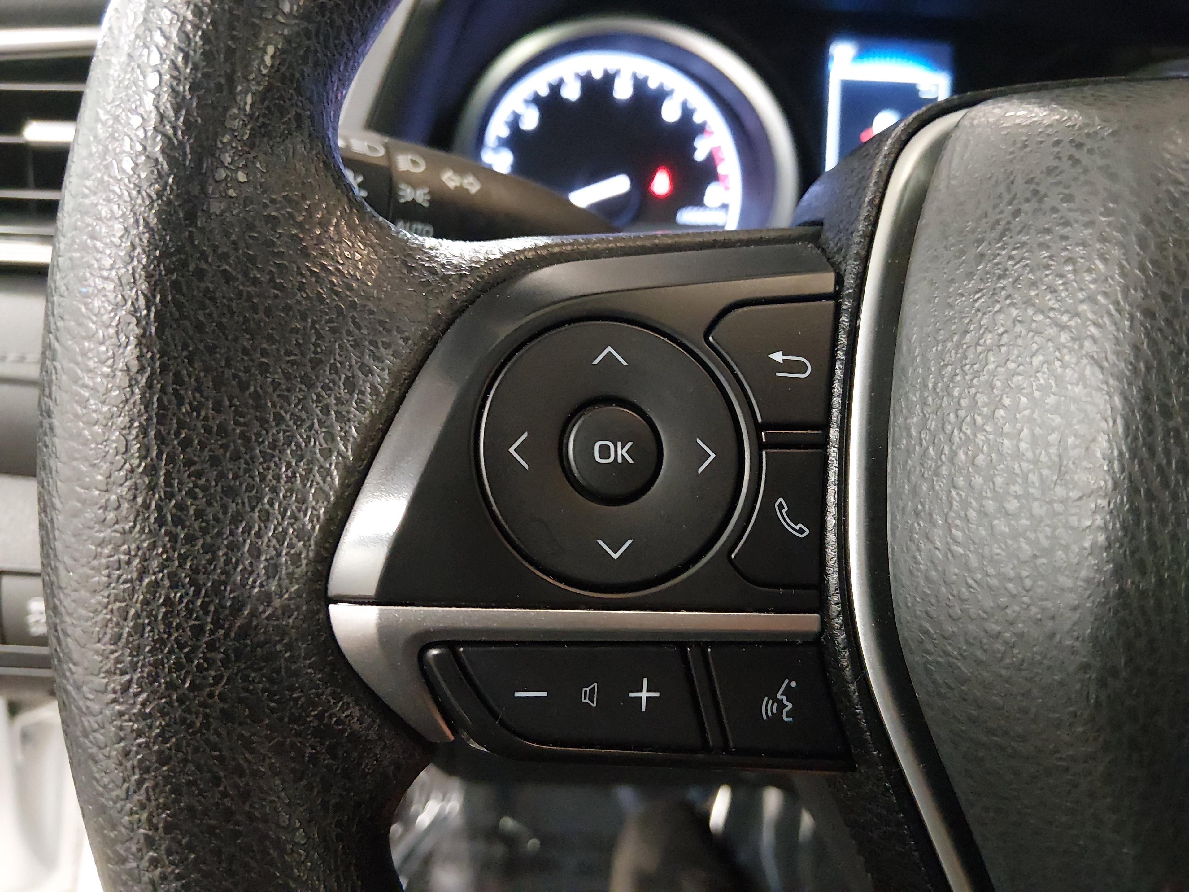 Toyota Camry Le Auto - Thumbnail 12