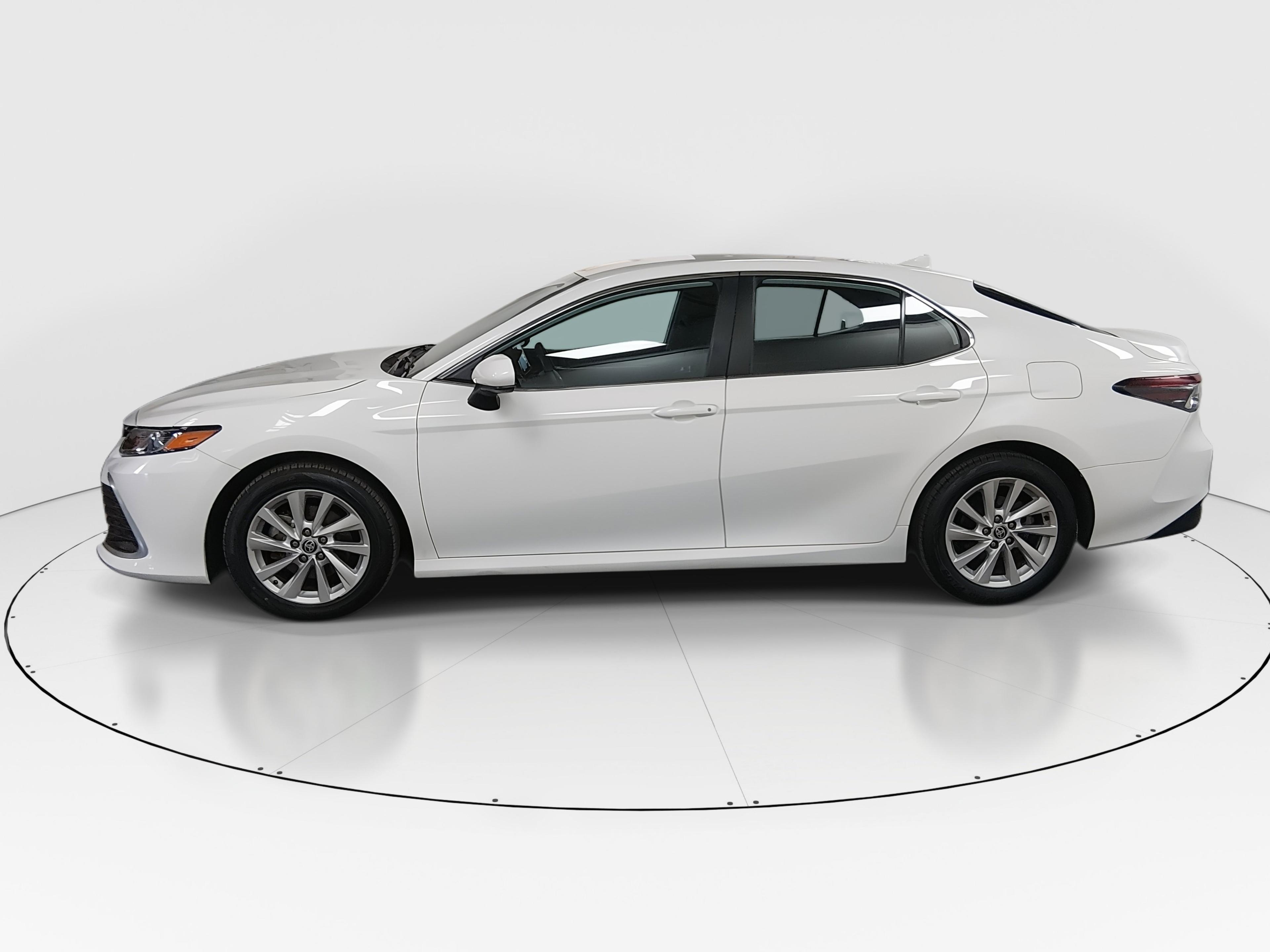 Toyota Camry Le Auto - Thumbnail 4