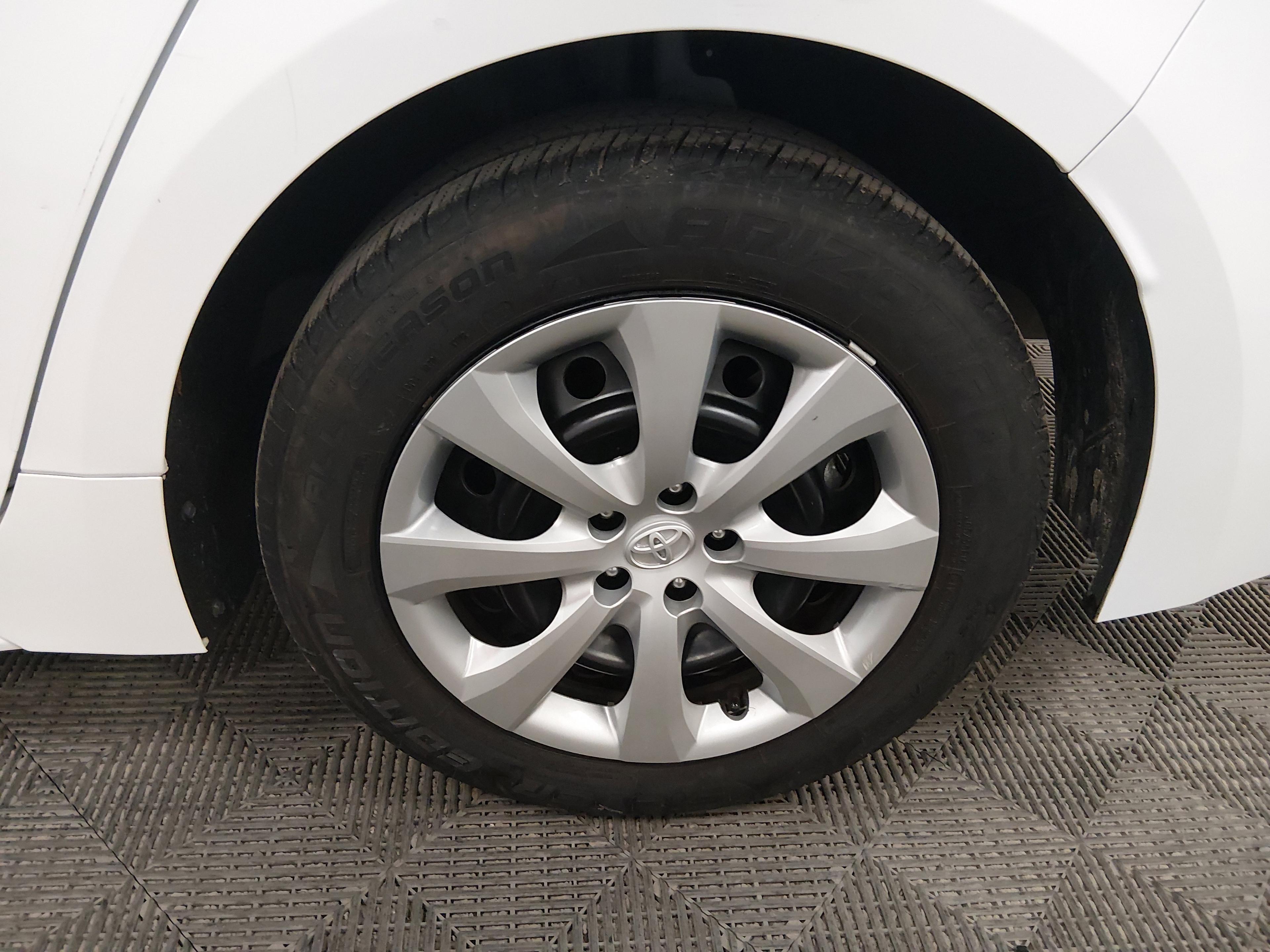 Toyota Corolla Le Cvt - Thumbnail 10