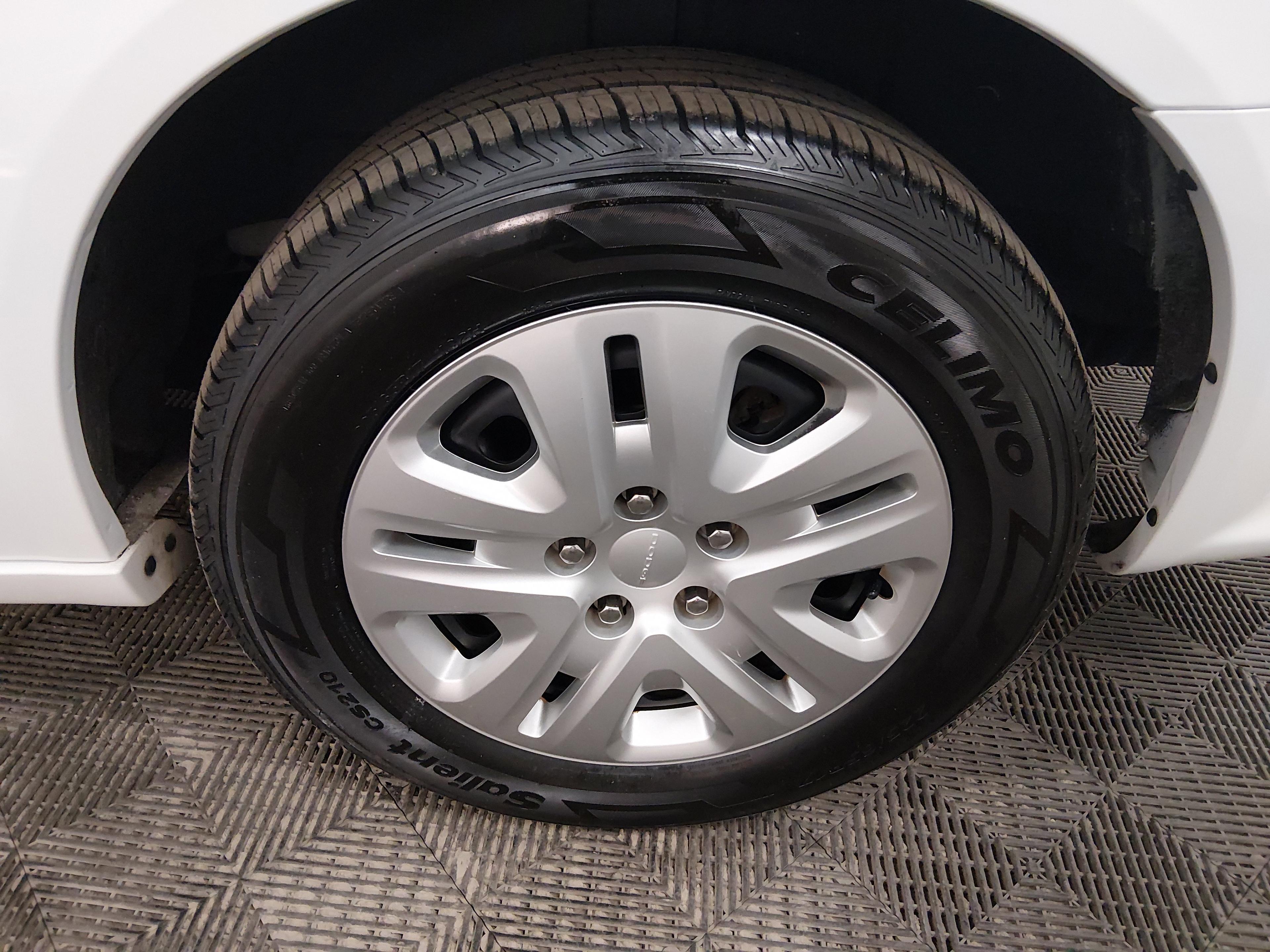 Dodge Grand Caravan - Thumbnail 10