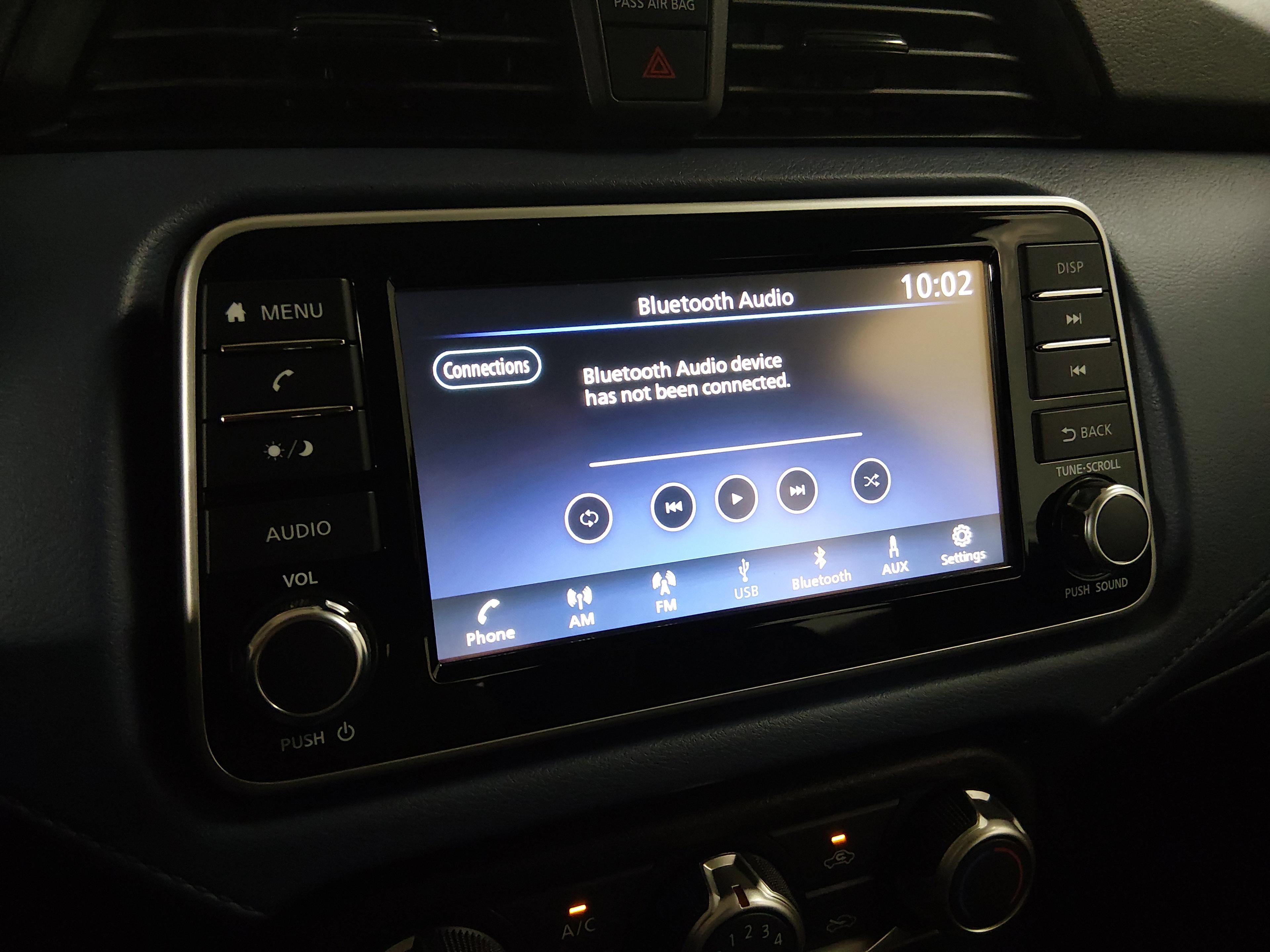 Nissan Versa Sv Cvt - Thumbnail 17