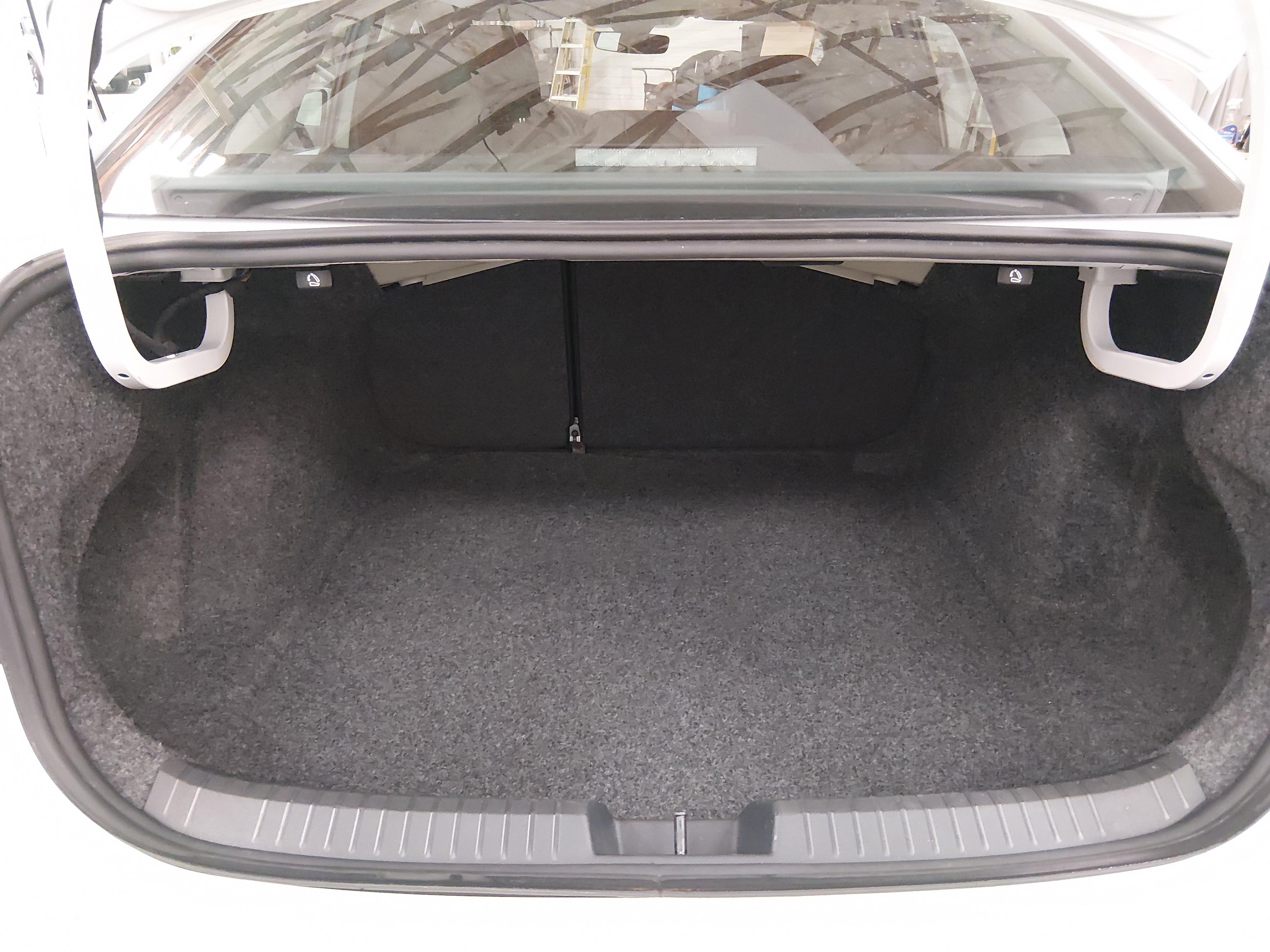 Volkswagen Jetta S Auto - Thumbnail 11