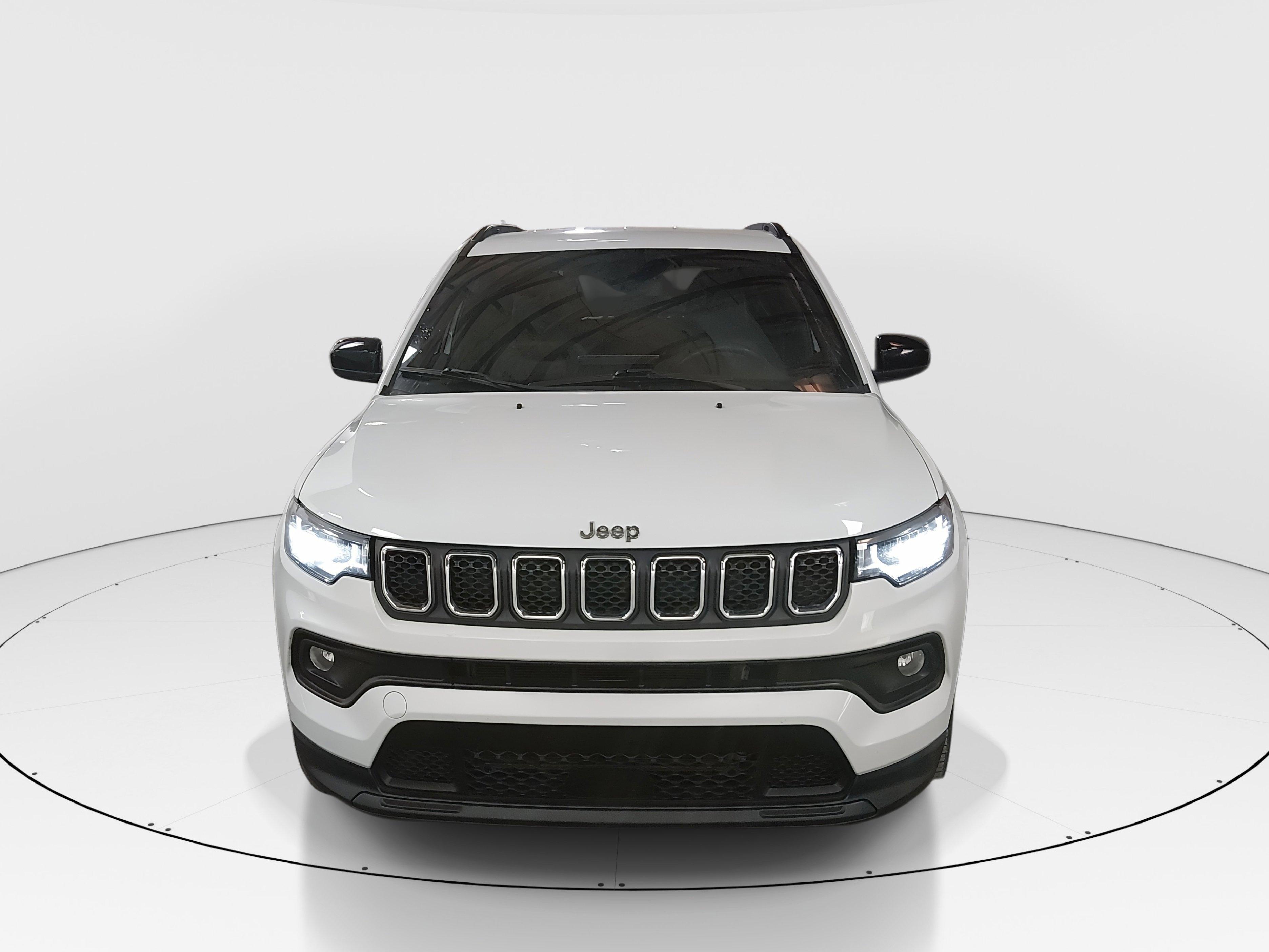 Jeep Compass Latitude 4X4 - Thumbnail 2