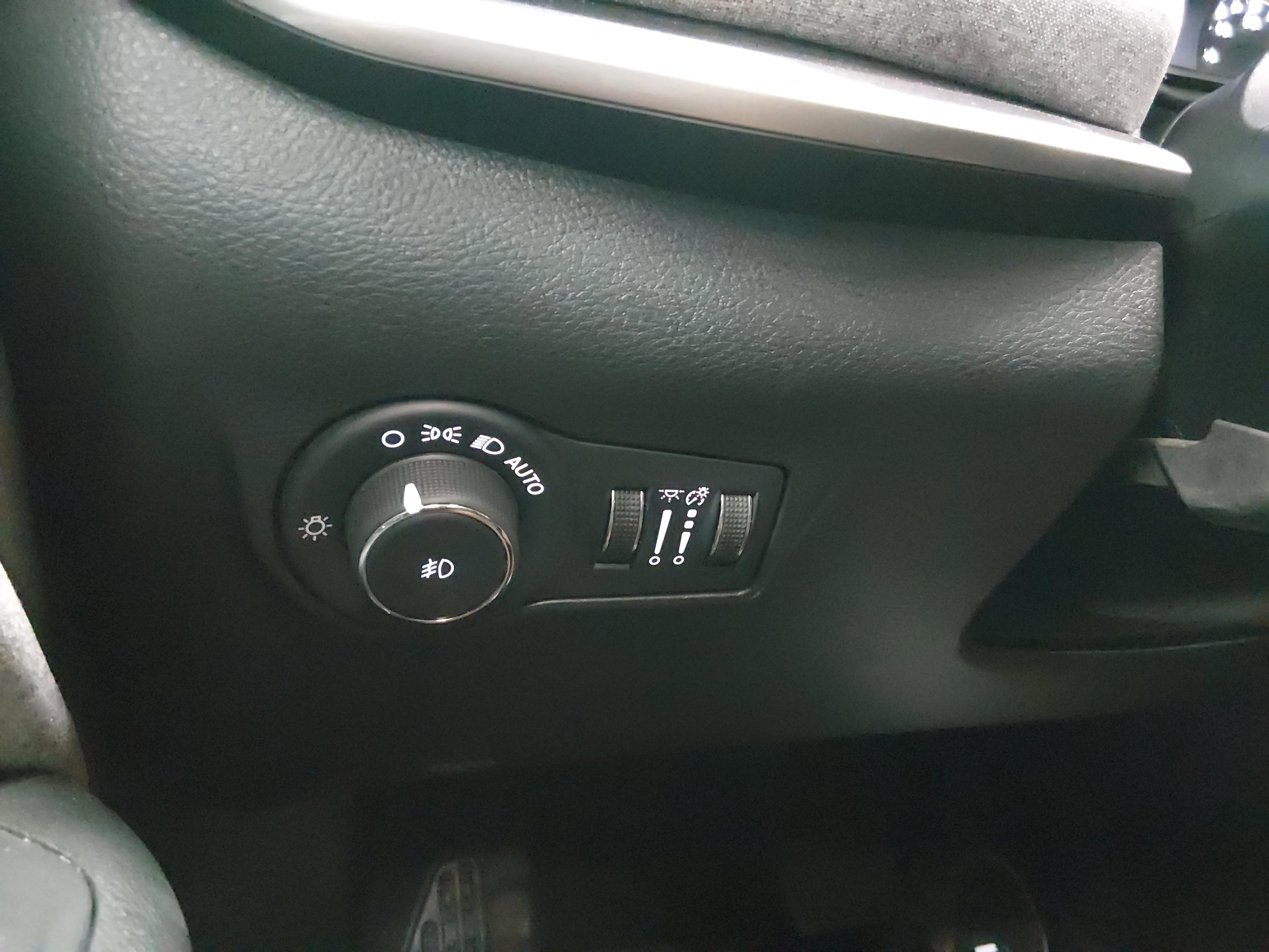 Jeep Compass Latitude 4X4 - Thumbnail 13