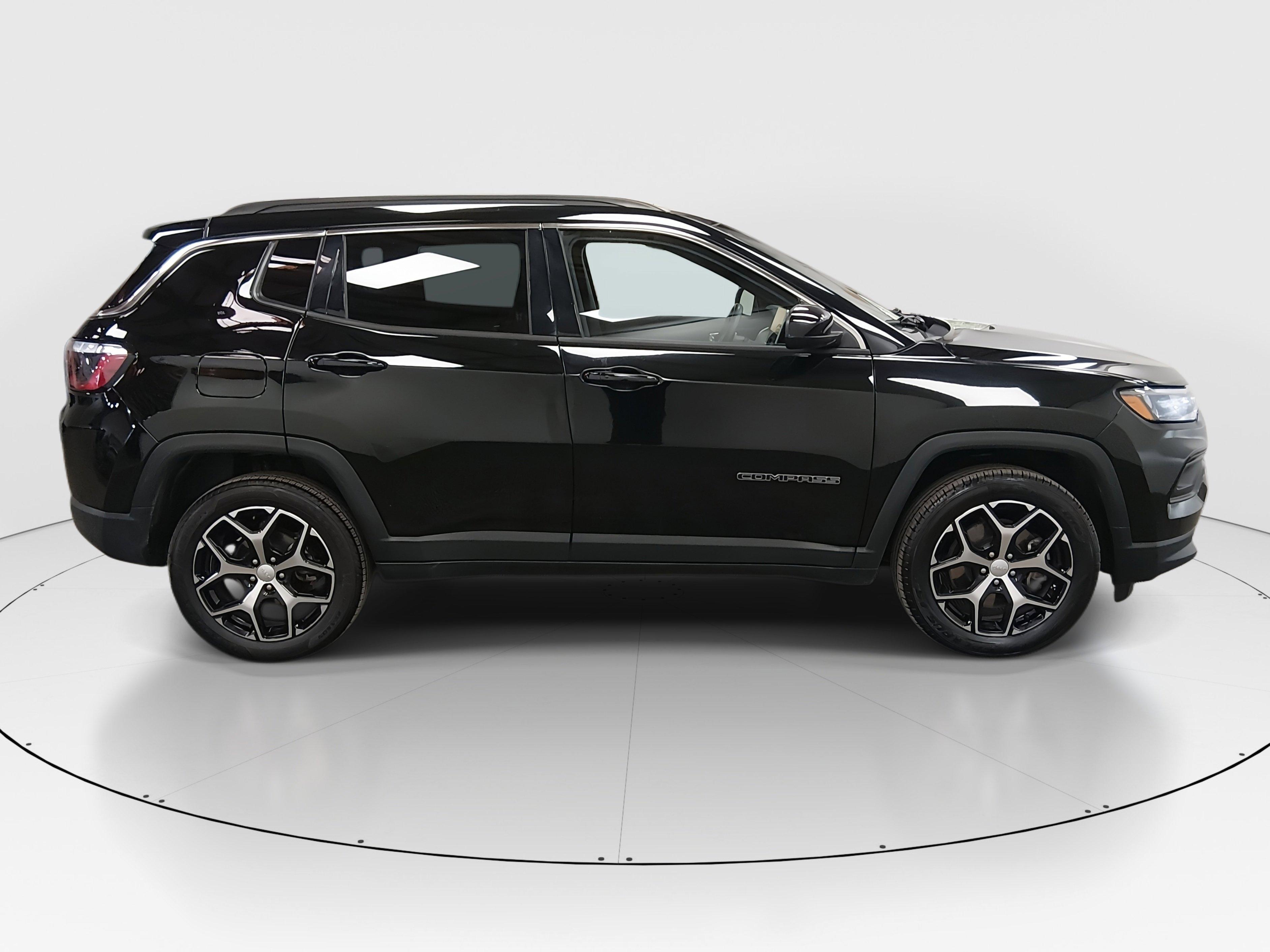 Jeep Compass Latitude 4X4 - Thumbnail 8