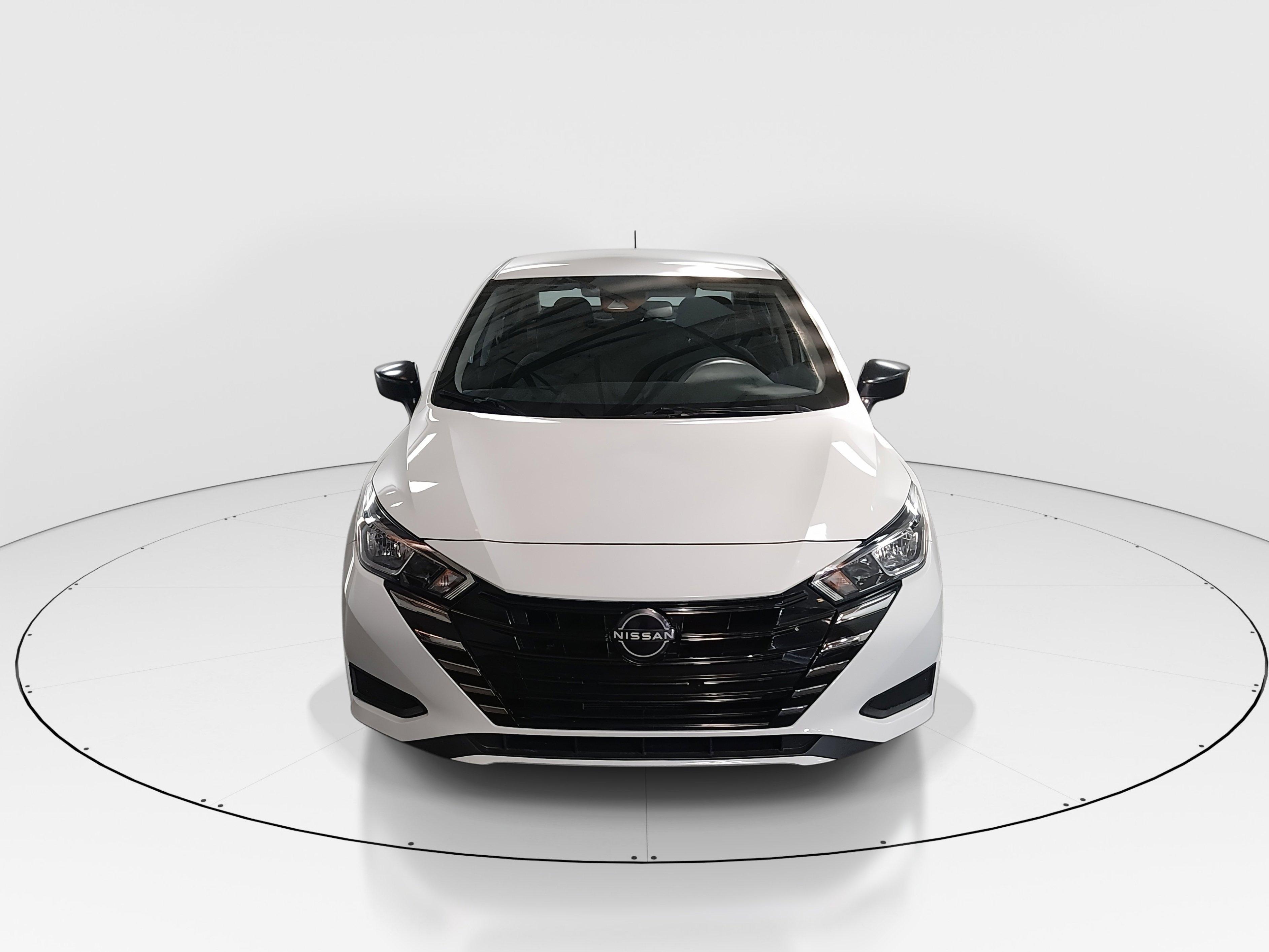 Nissan Versa S Cvt - Thumbnail 2