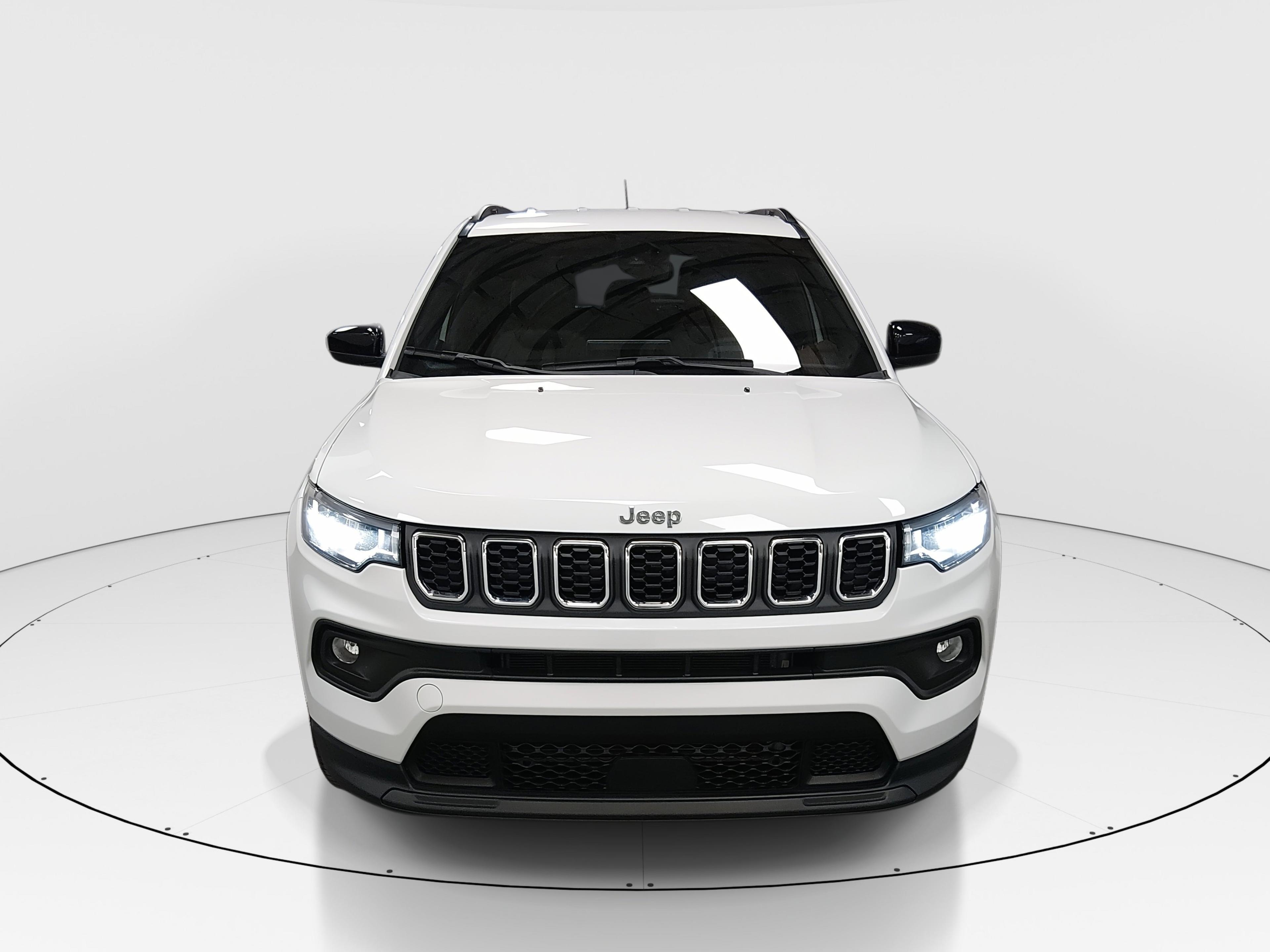 Jeep Compass Latitude 4X4 - Thumbnail 2