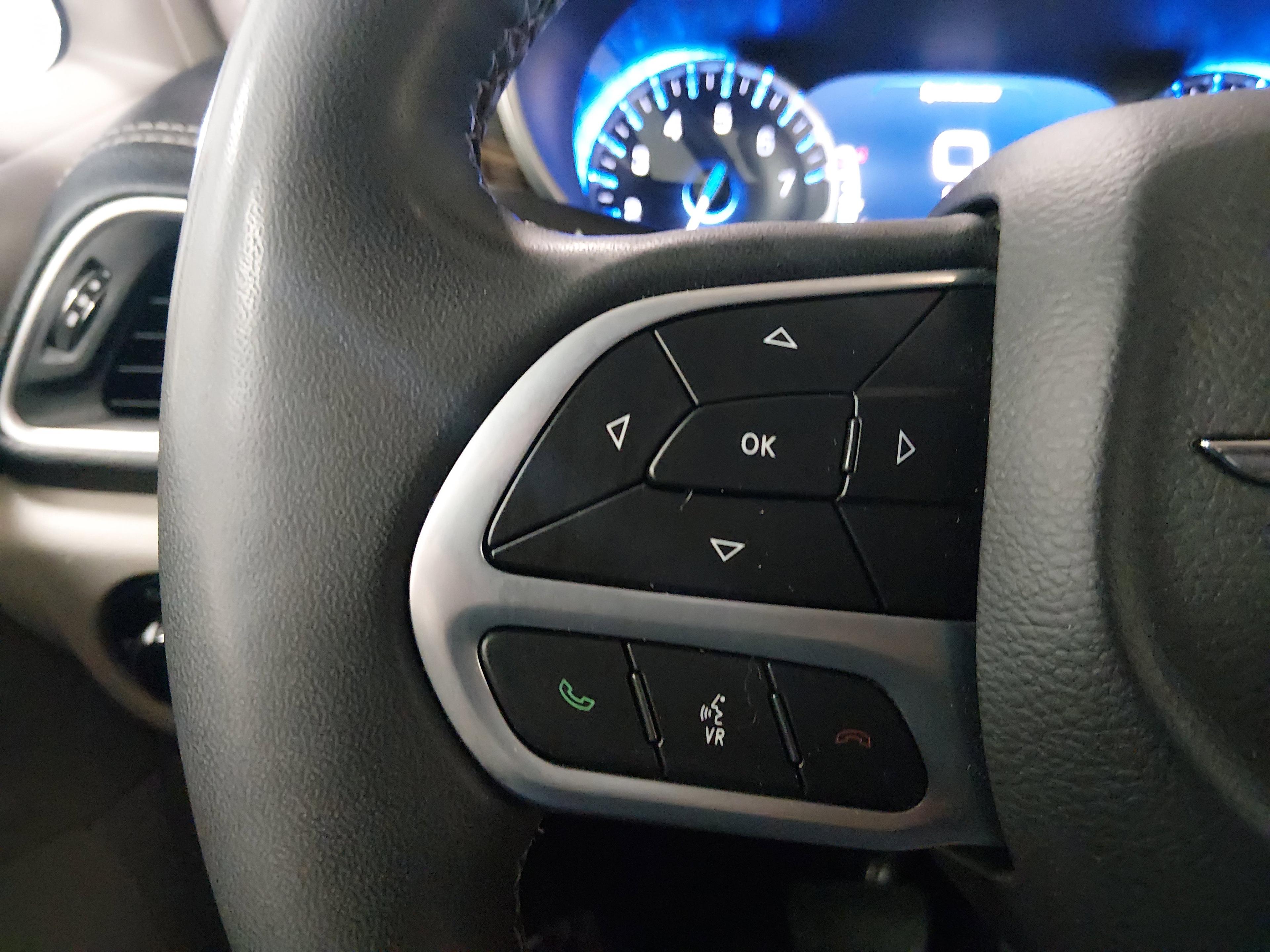 Chrysler Pacifica Limited Fwd - Thumbnail 12