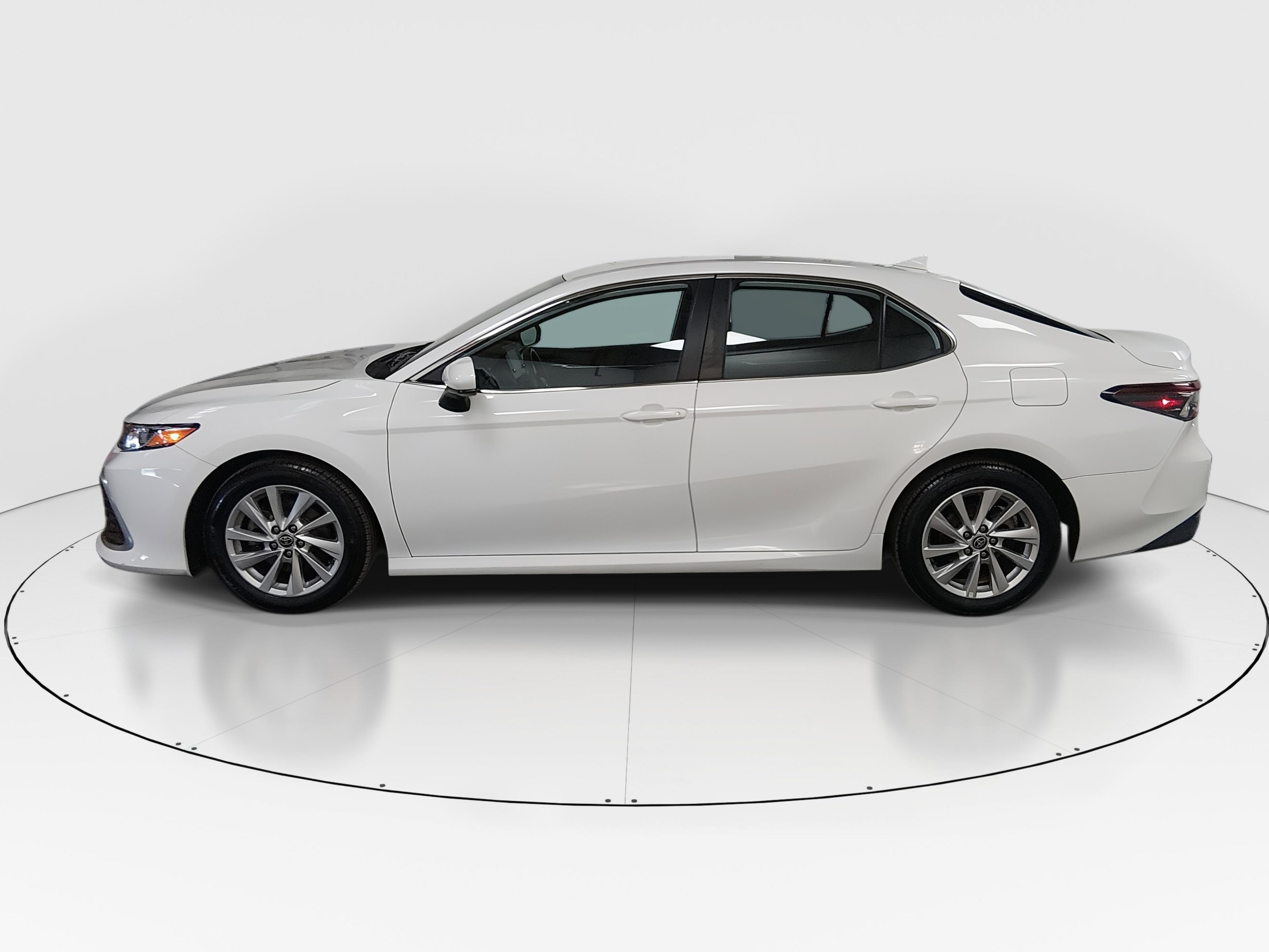 Toyota Camry Le Auto - Thumbnail 4