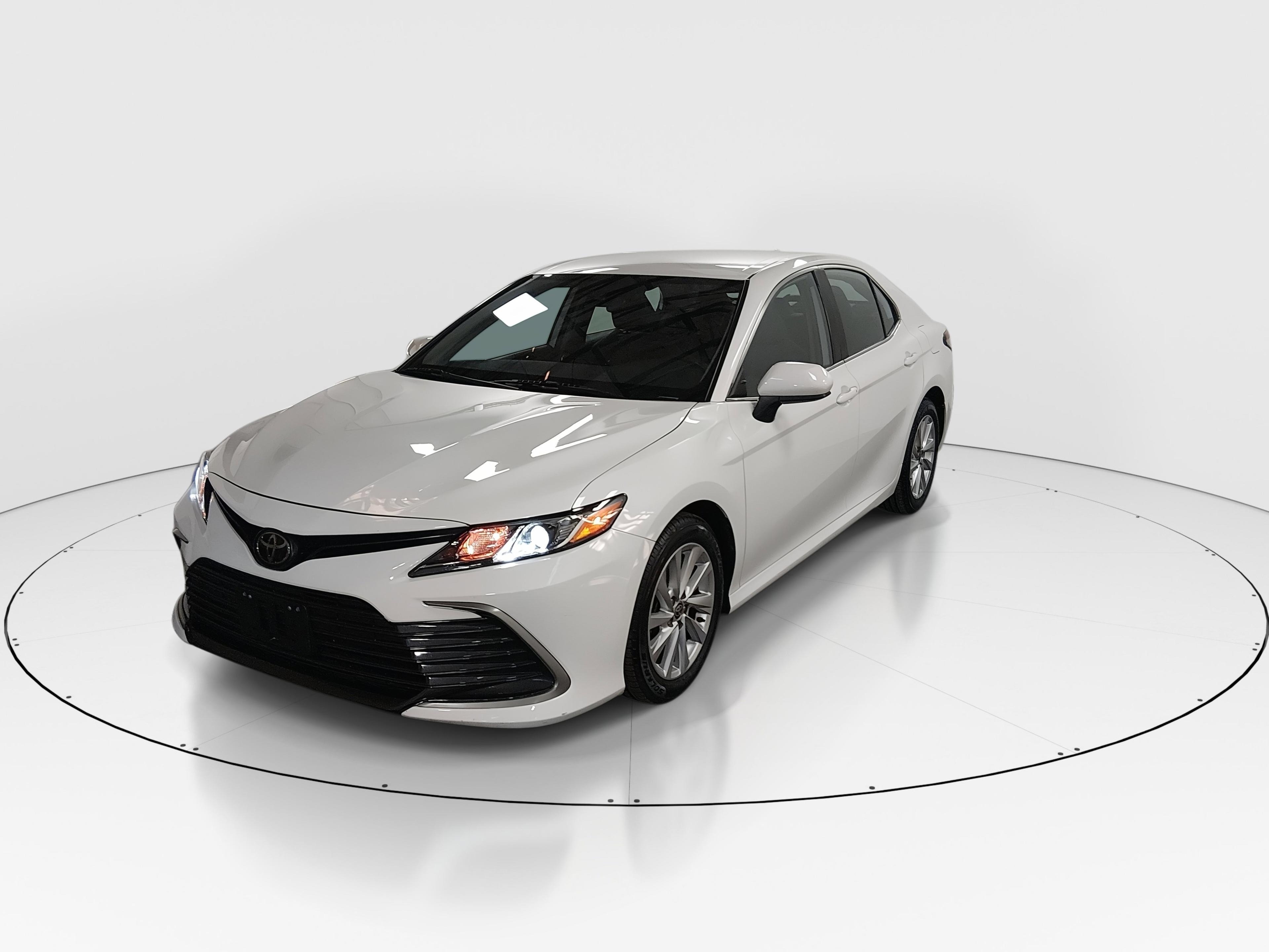 Toyota Camry Le Auto - Thumbnail 3