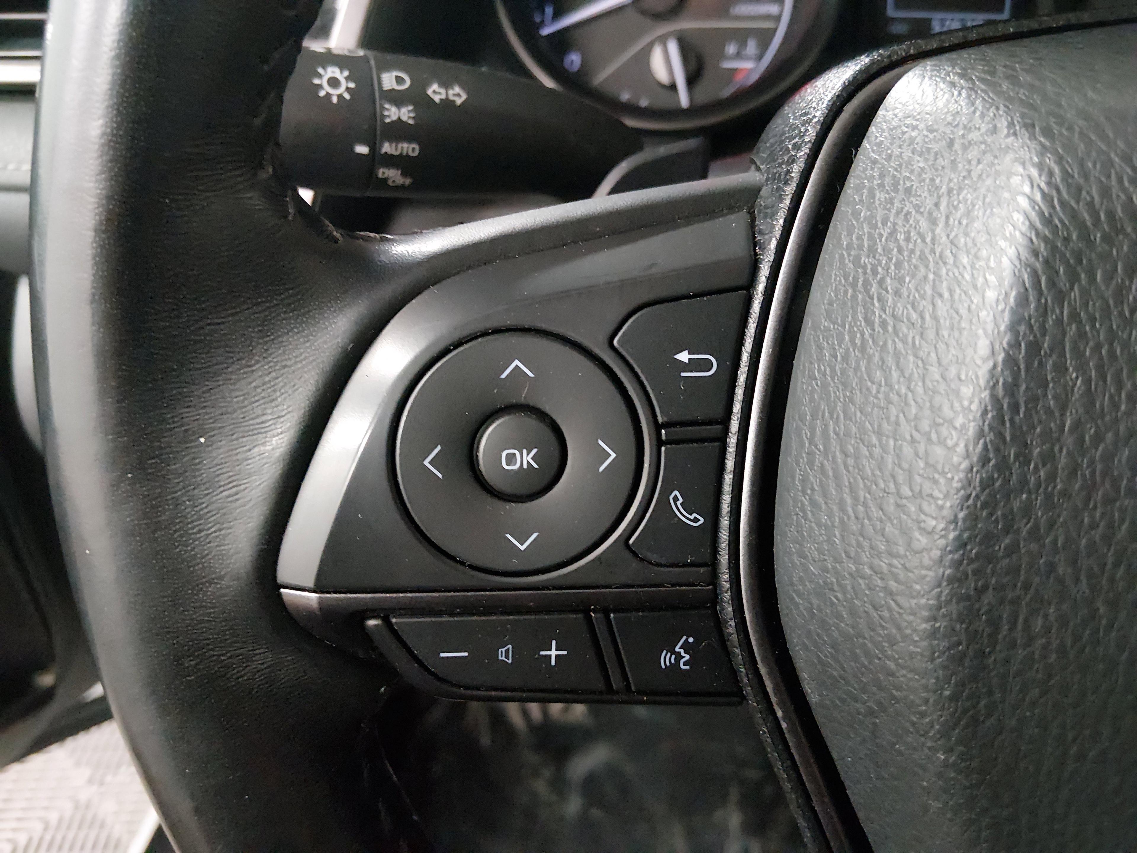 Toyota Camry Se Auto - Thumbnail 12