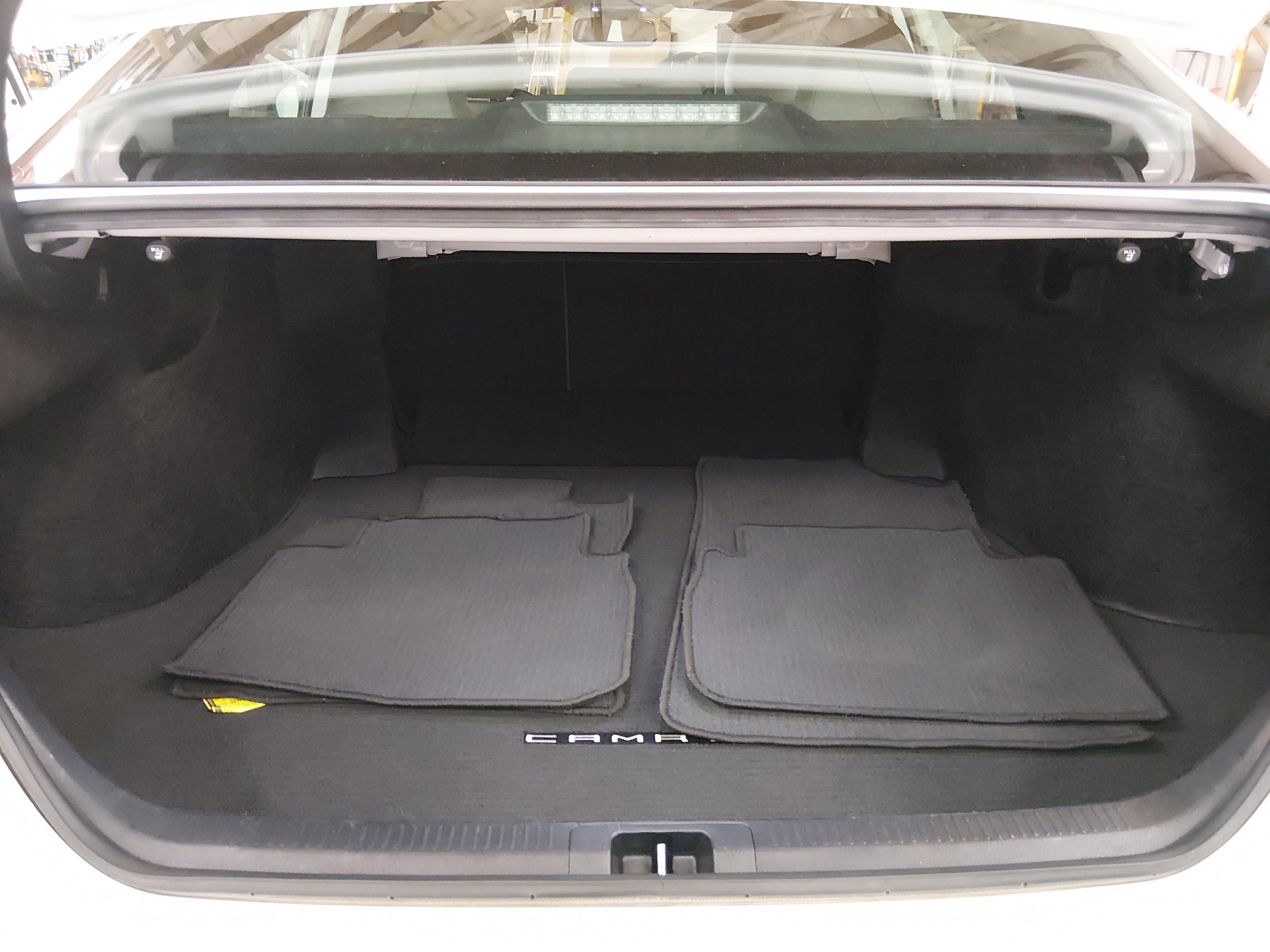 Toyota Camry Se Auto - Thumbnail 11