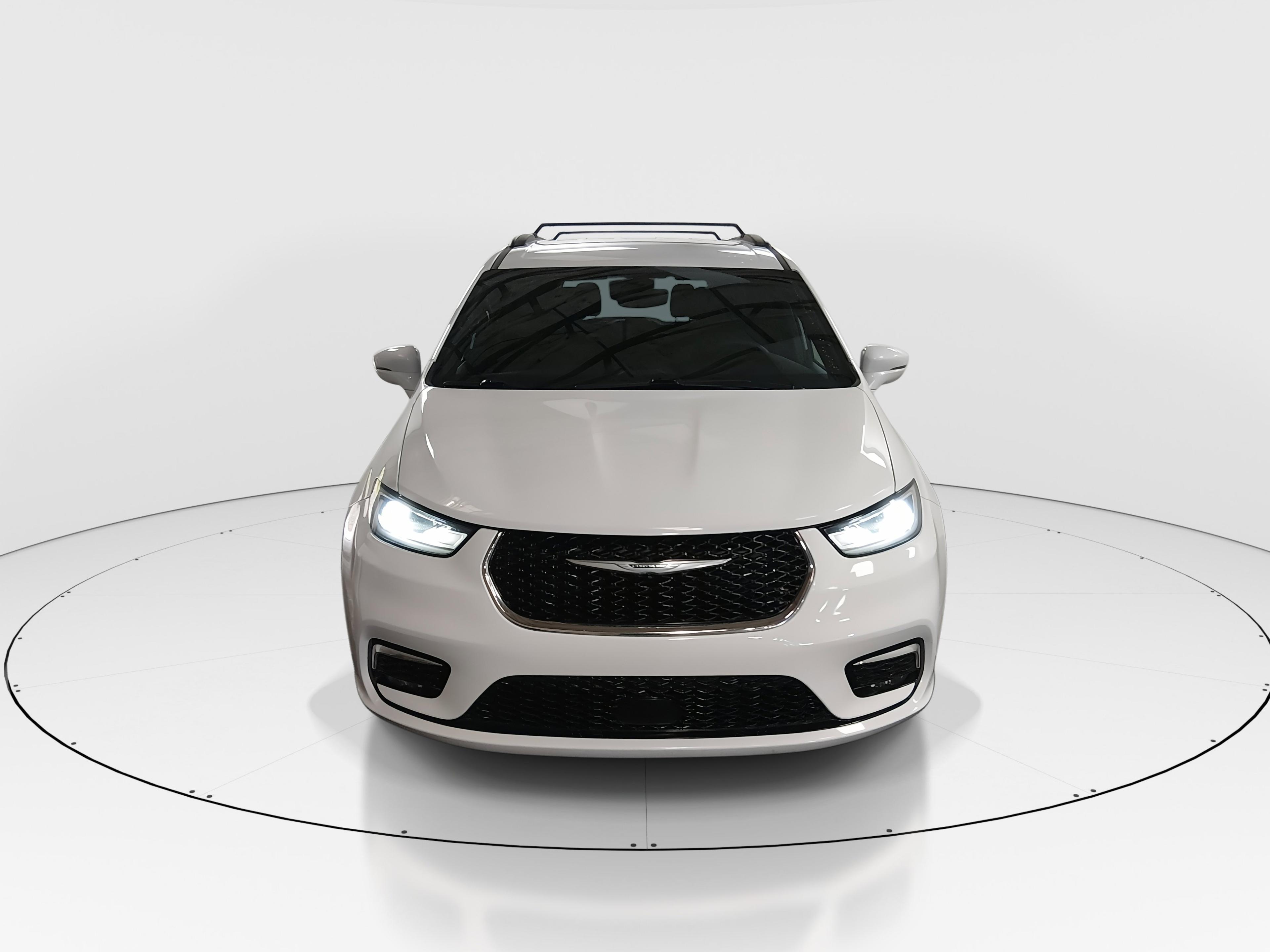 Chrysler Pacifica Touring Fwd - Thumbnail 2