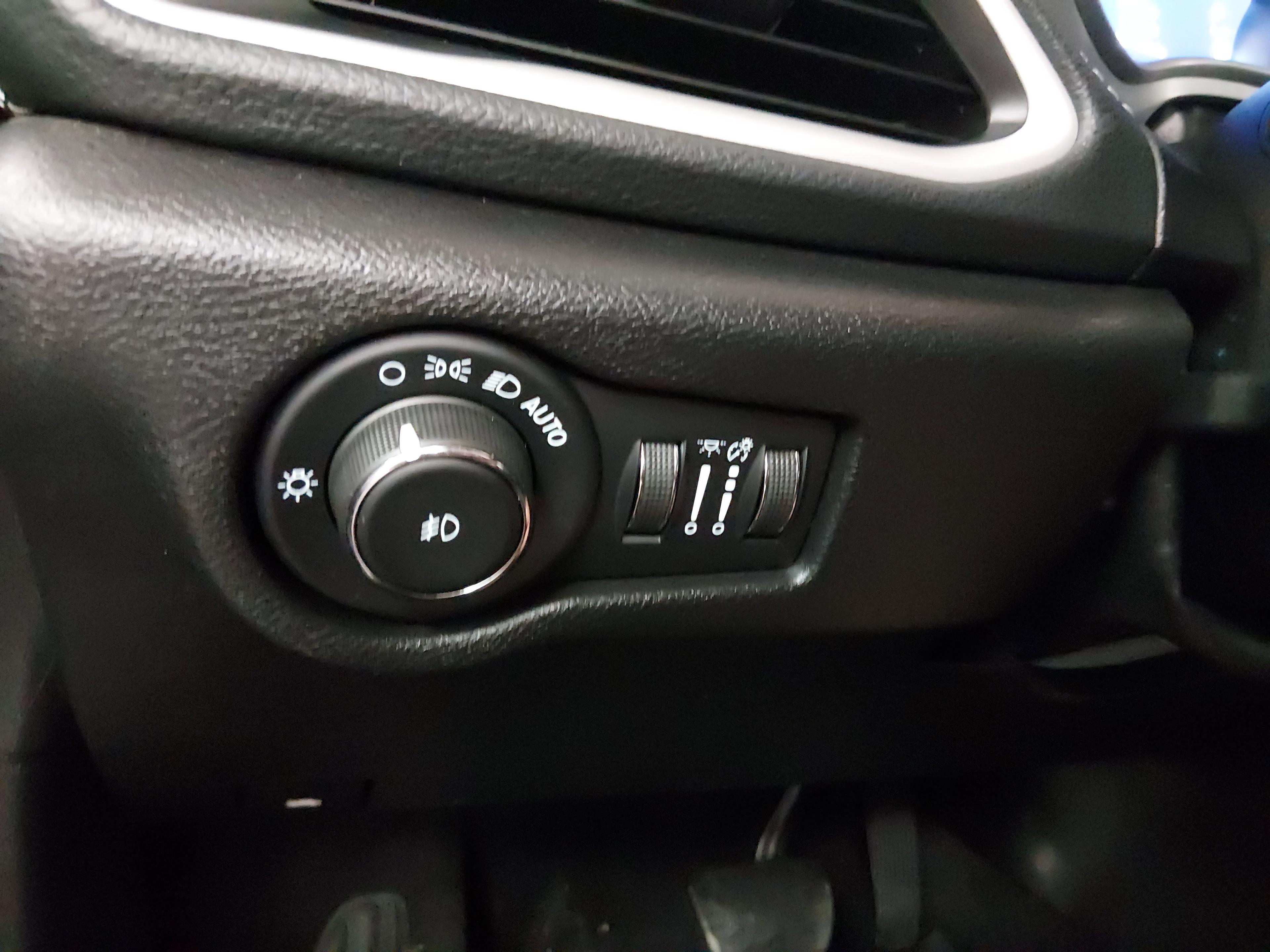 Chrysler Pacifica Touring Fwd - Thumbnail 13