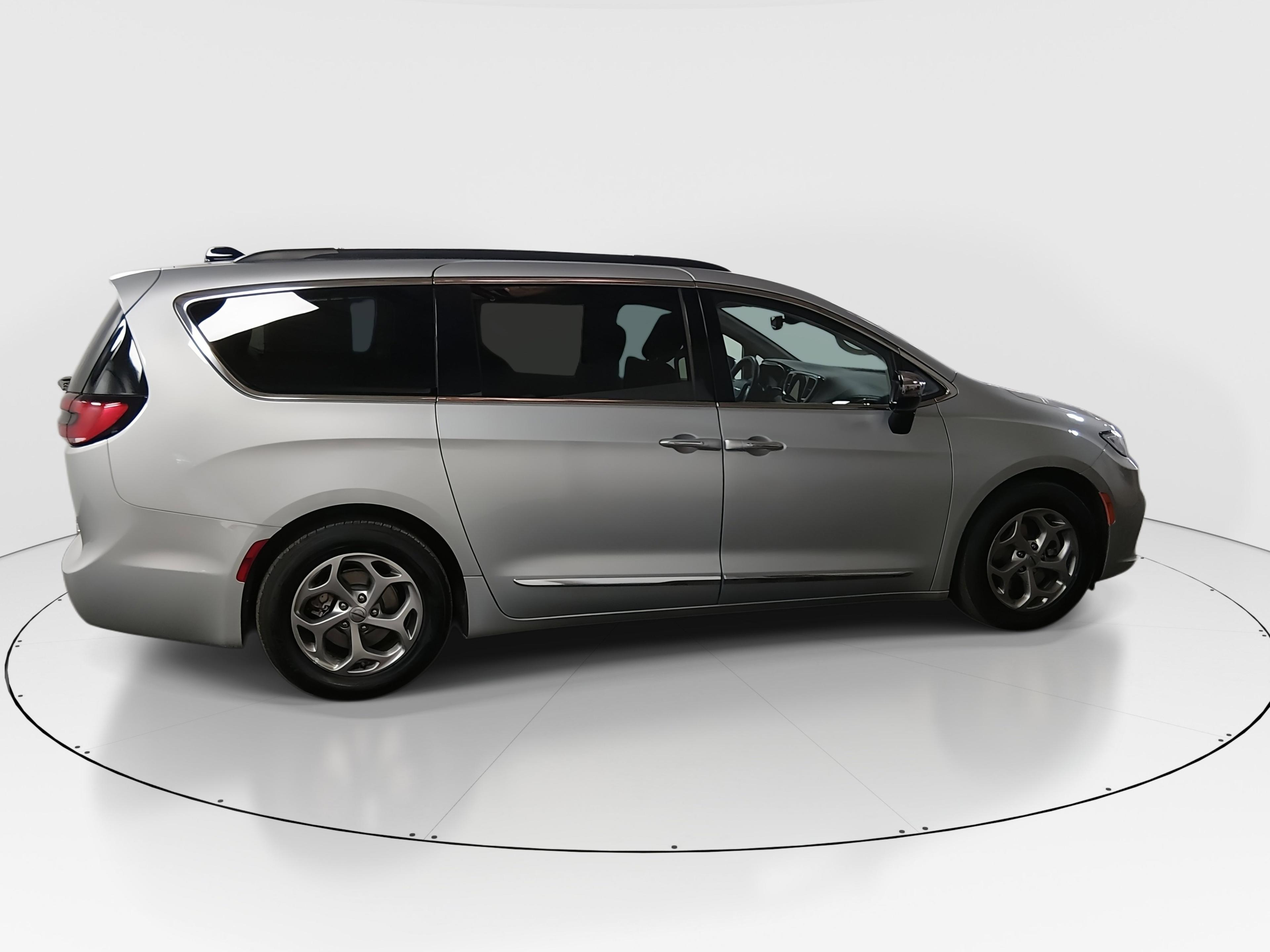 Chrysler Pacifica Limited Fwd - Thumbnail 8