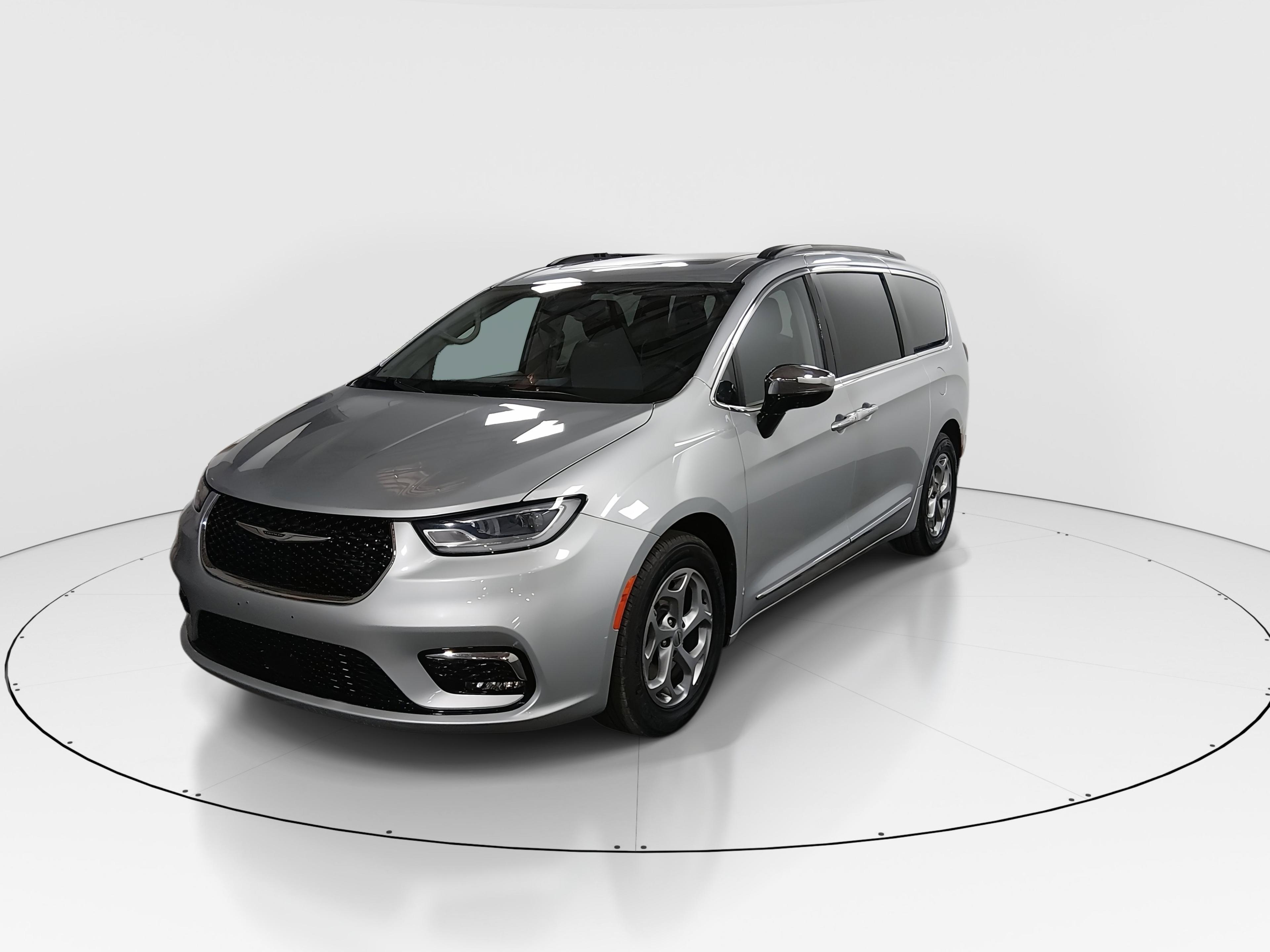 Chrysler Pacifica Limited Fwd - Thumbnail 3
