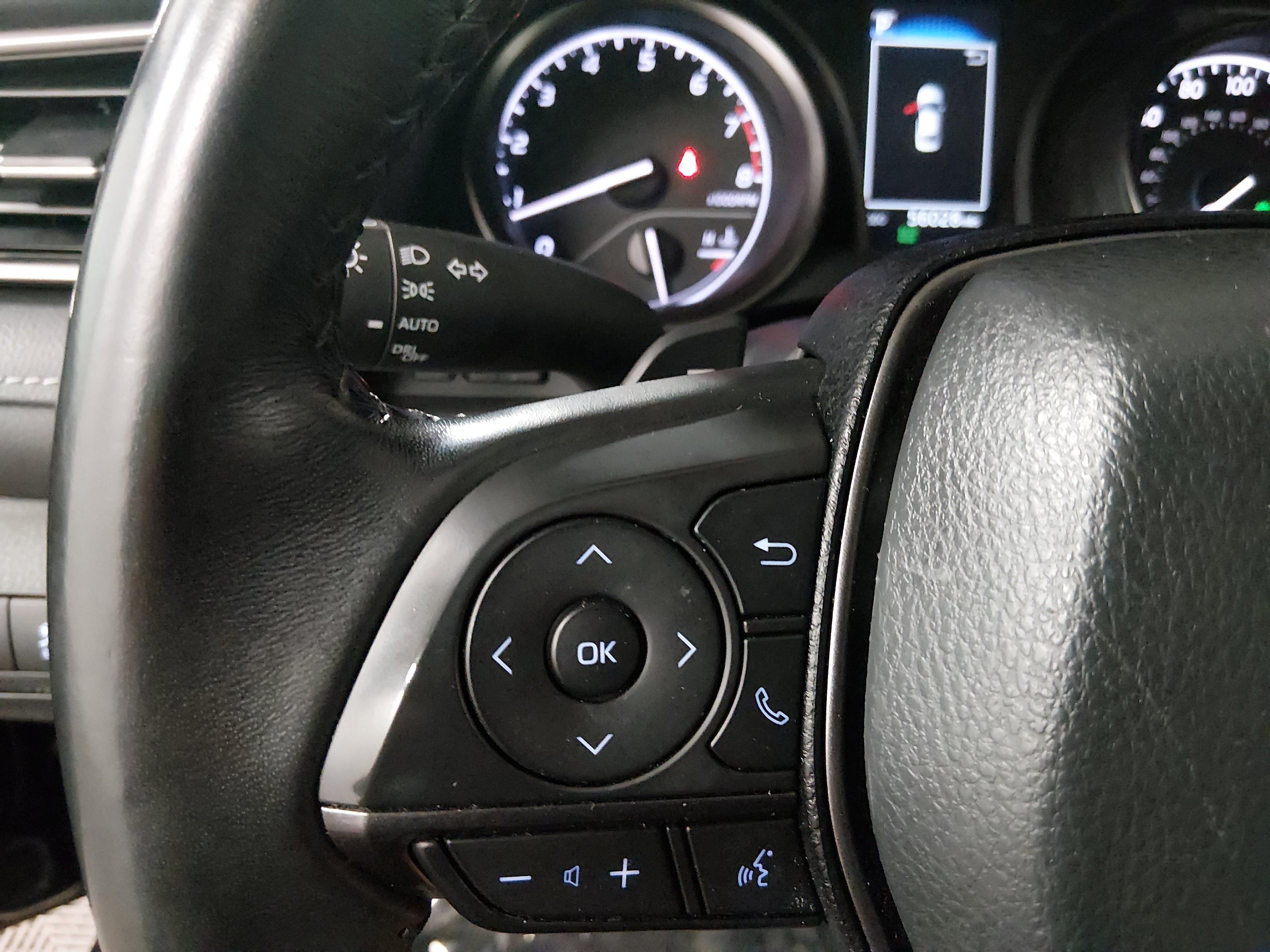 Toyota Camry Se Auto - Thumbnail 12