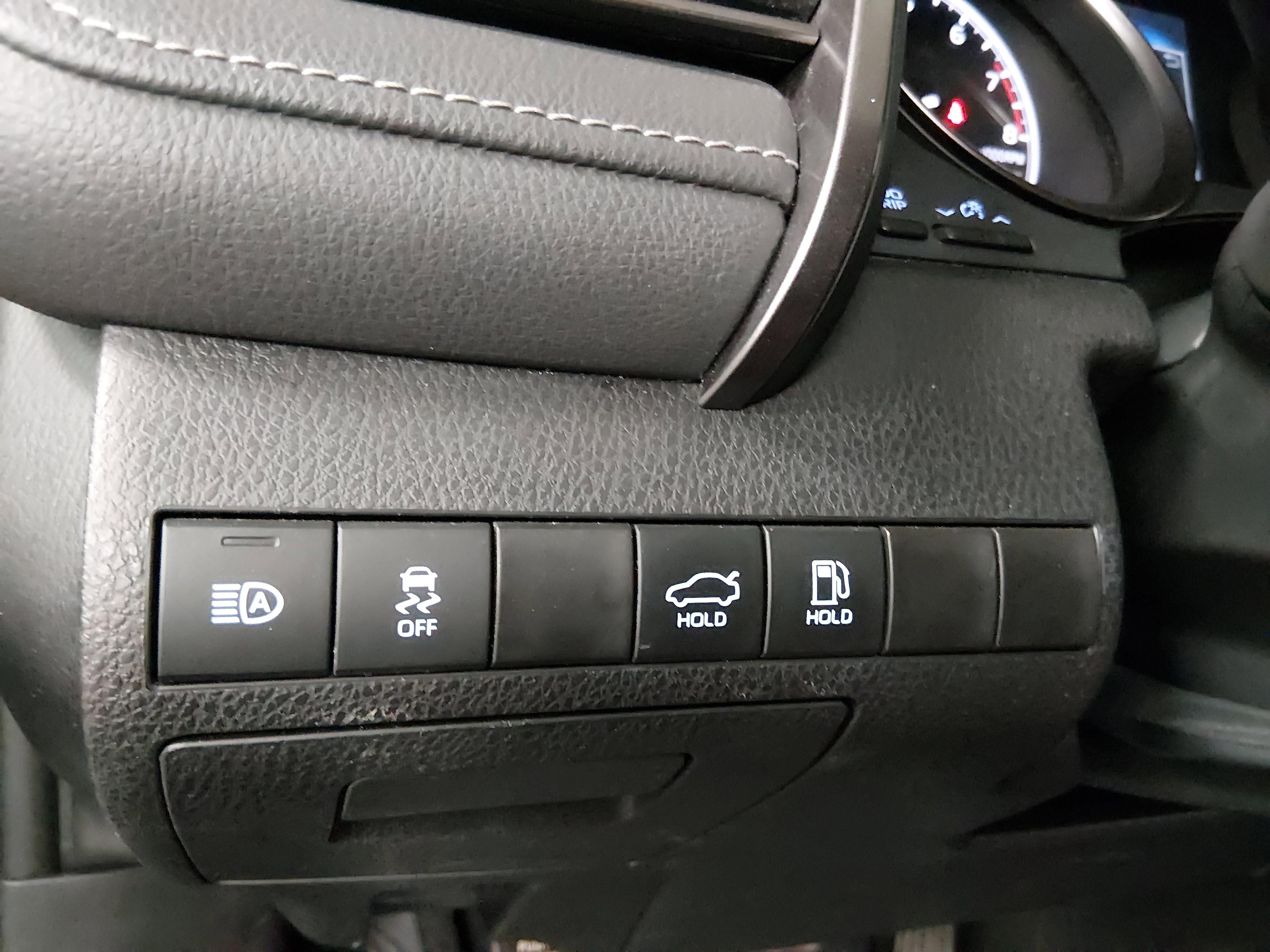 Toyota Camry Se Auto - Thumbnail 13