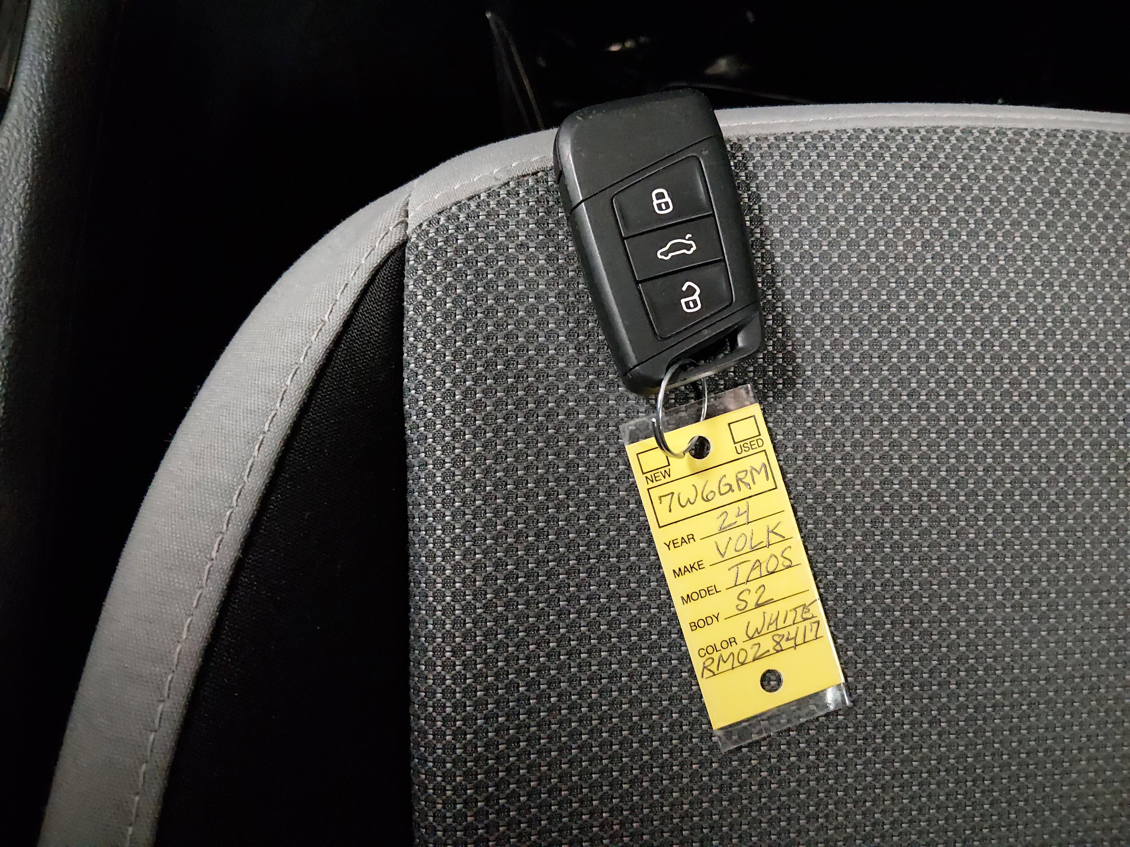 Volkswagen Taos S Fwd - Thumbnail 15