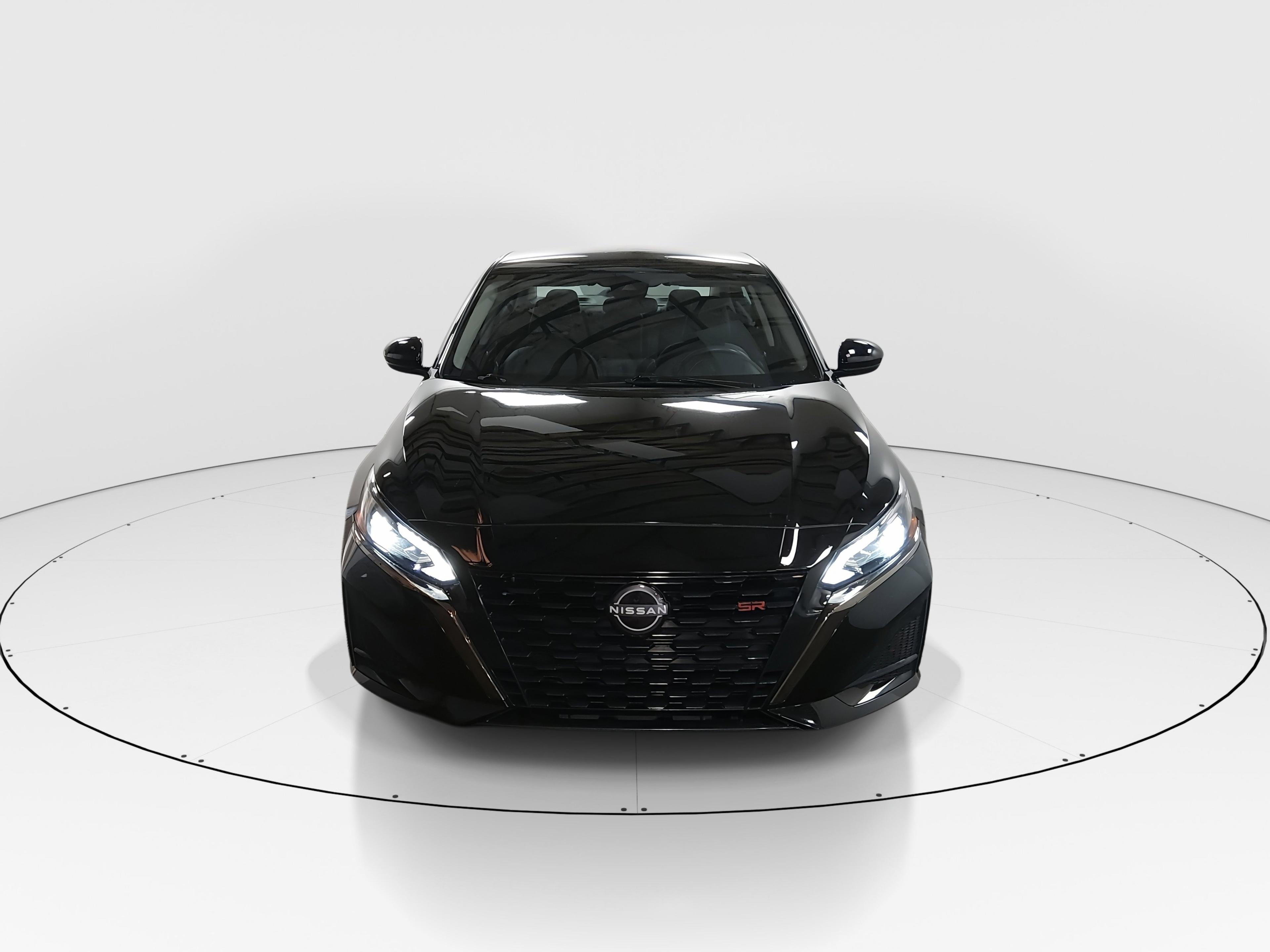 Nissan Altima Sr Fwd - Thumbnail 2