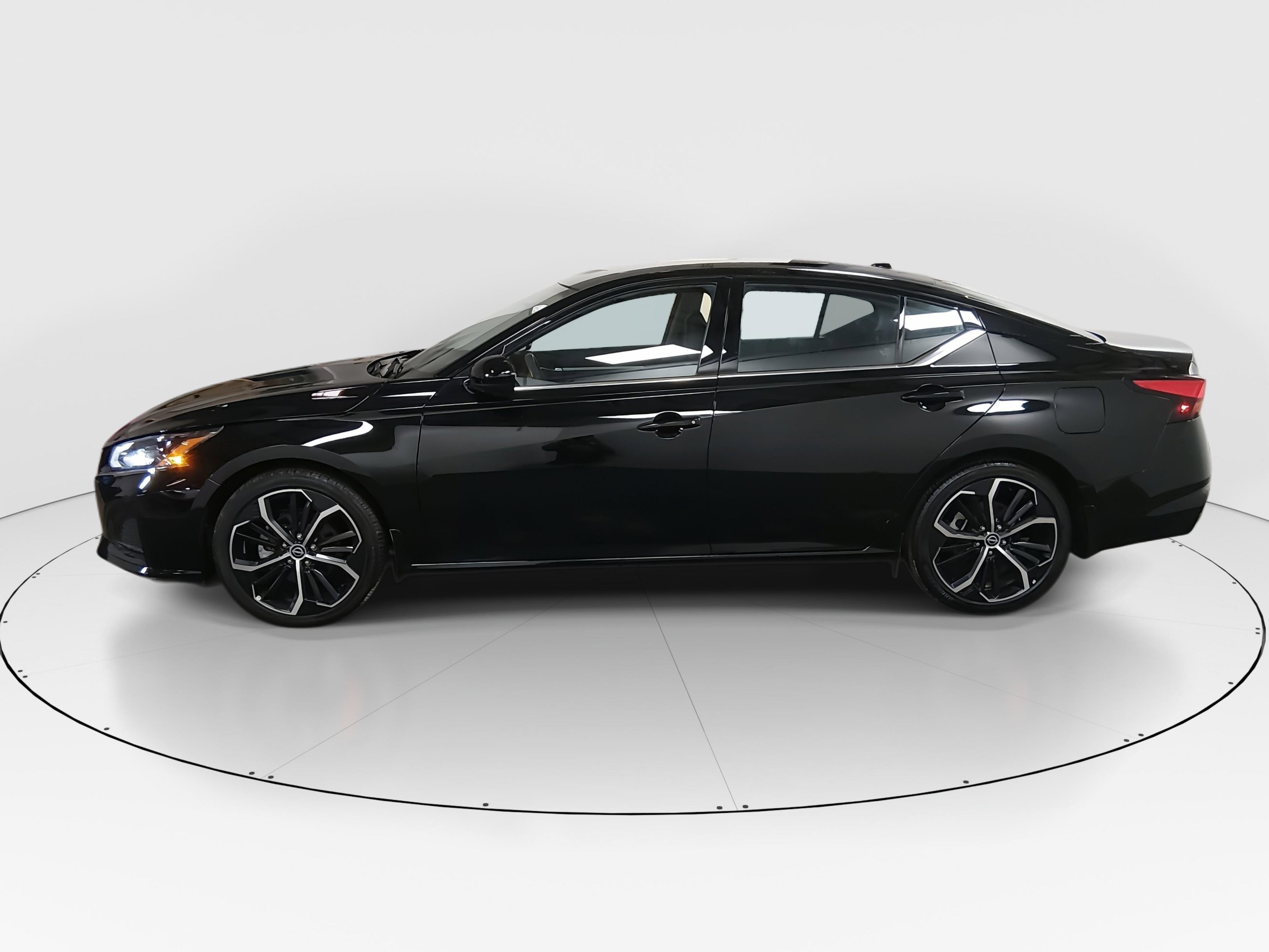 Nissan Altima Sr Fwd - Thumbnail 4