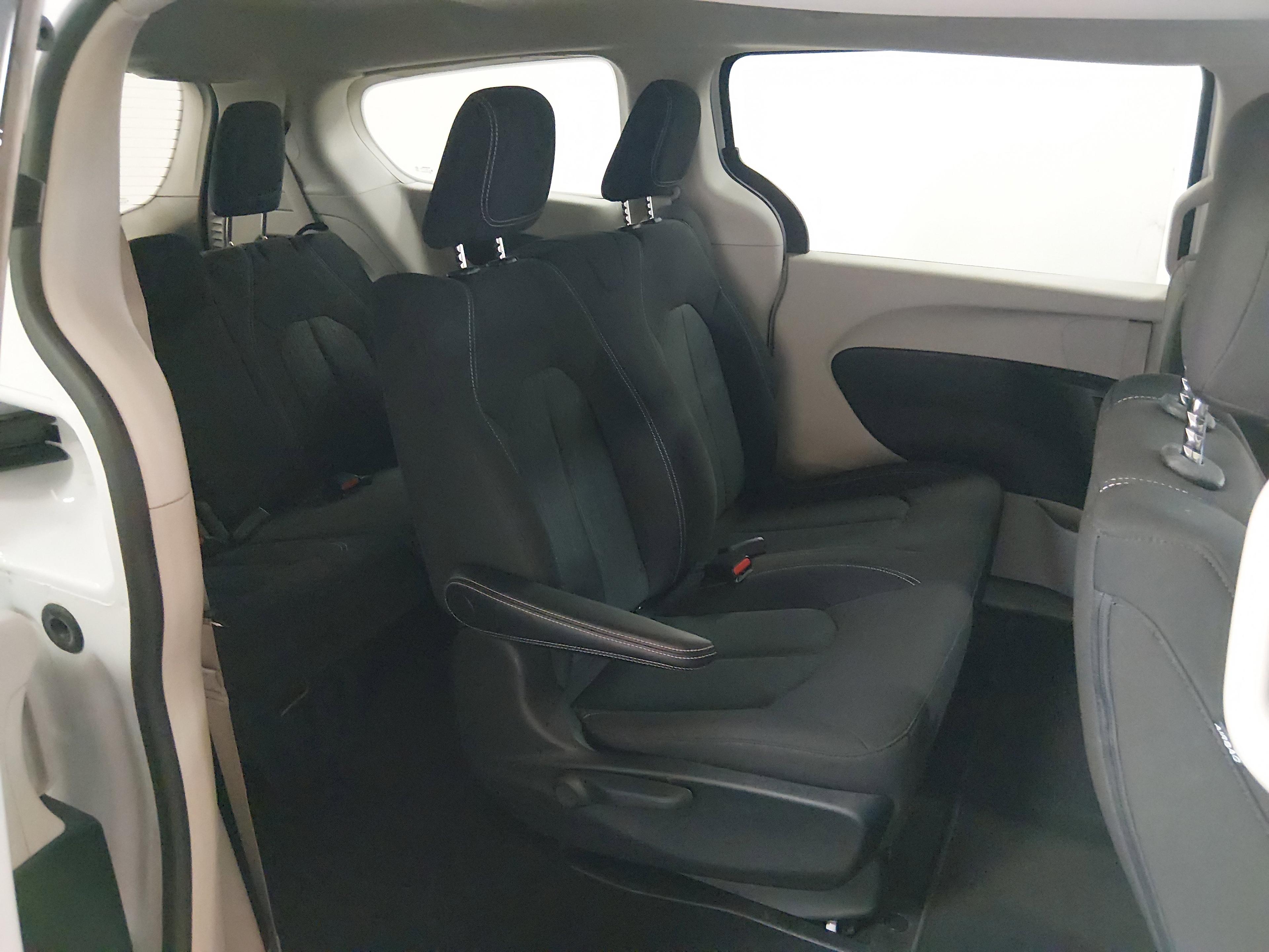 Chrysler Voyager L Fwd - Thumbnail 18