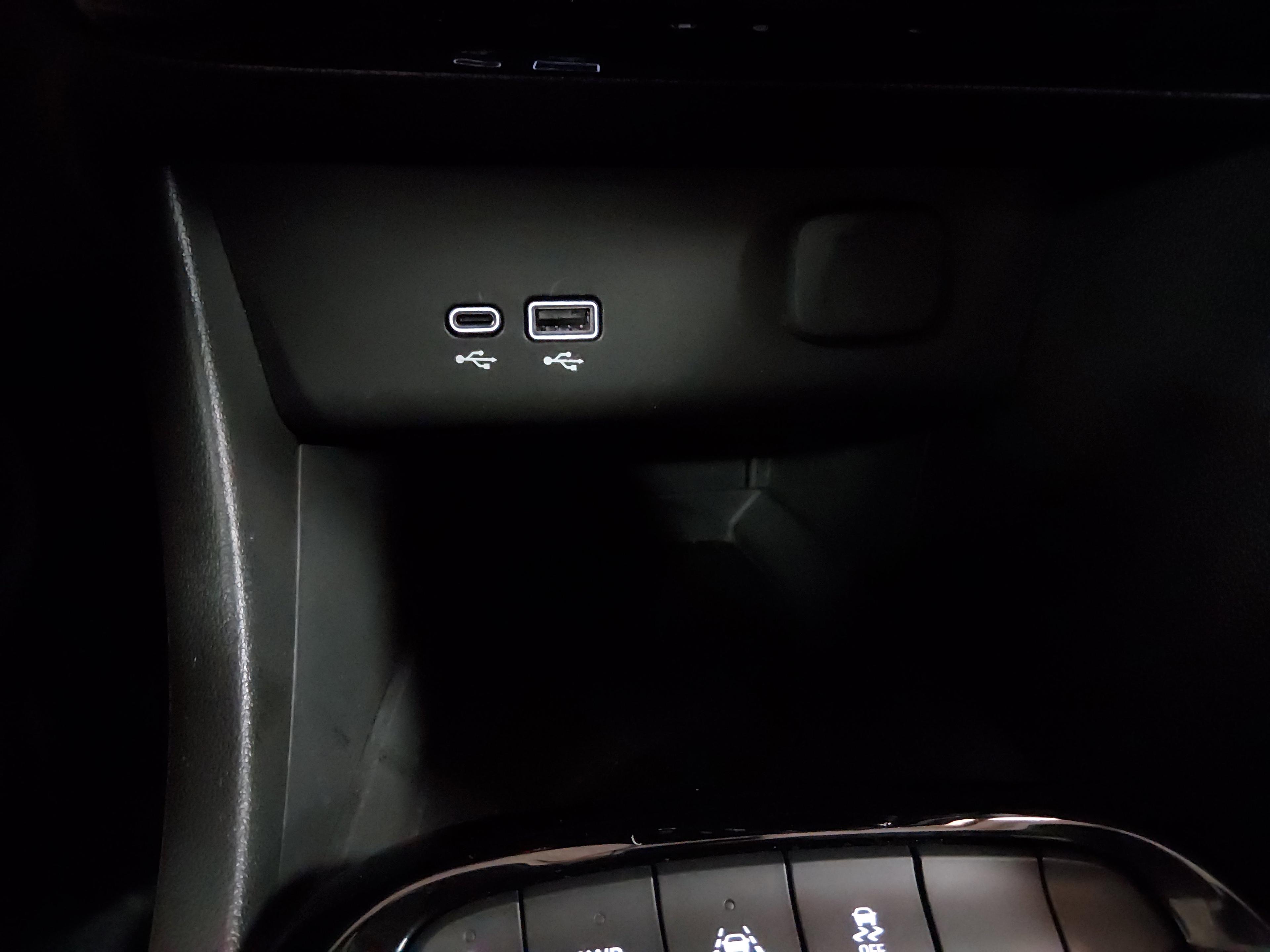 Buick Encore Gx Awd 4Dr Sport Touring - Thumbnail 17