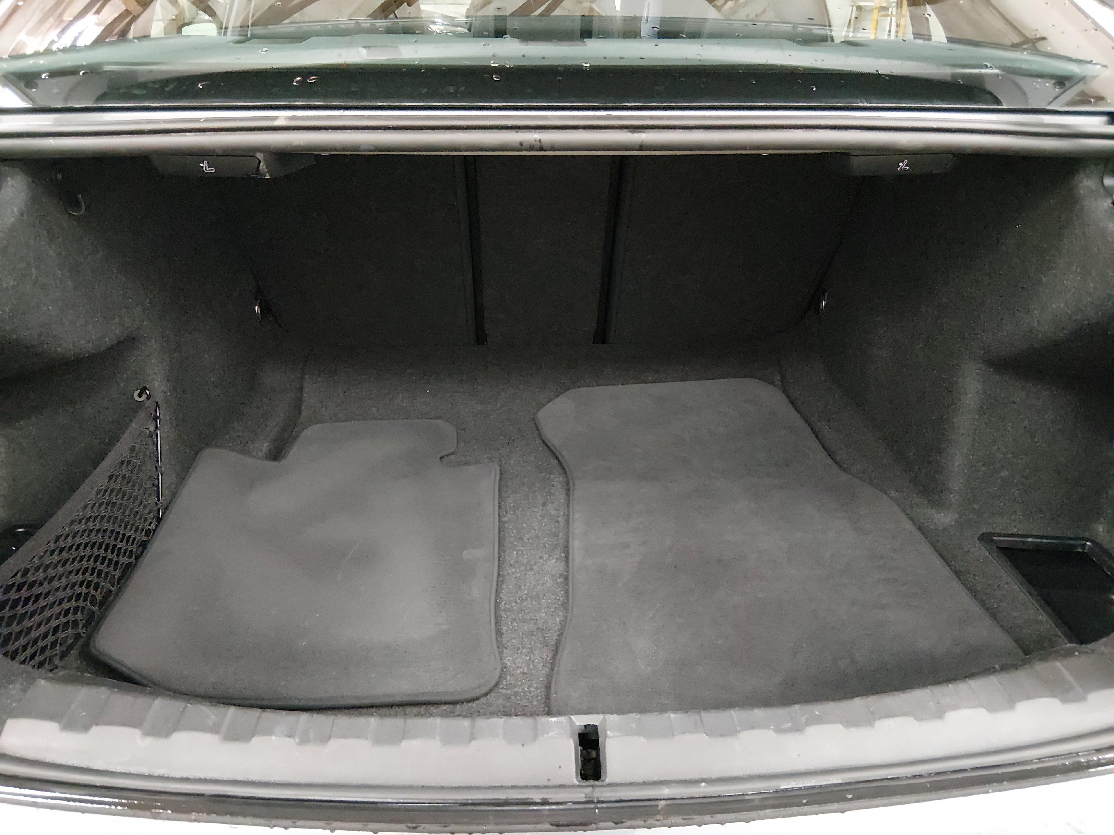 BMW 3 Series 330I Sedan - Thumbnail 11