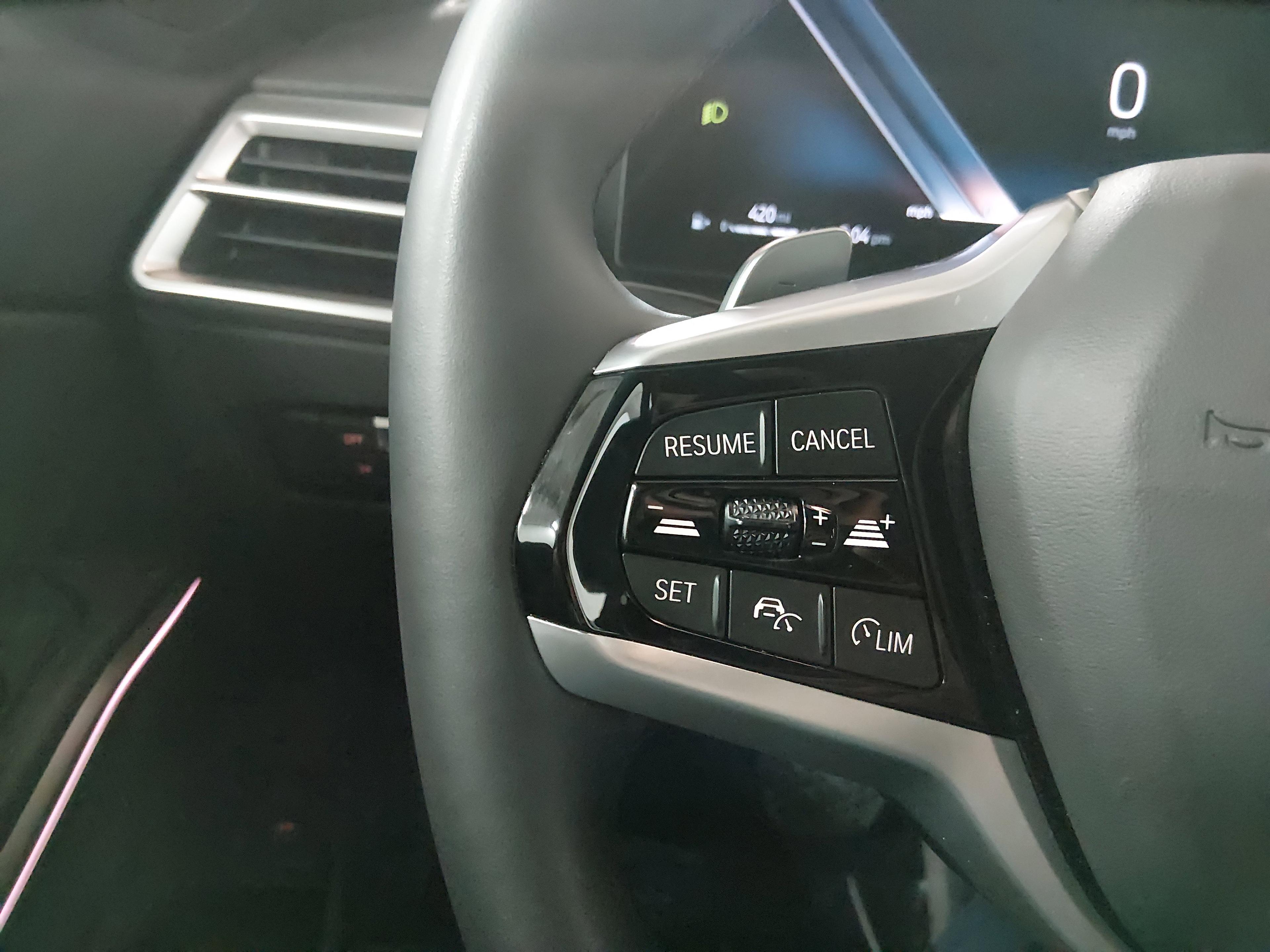 BMW 3 Series 330I Sedan - Thumbnail 12