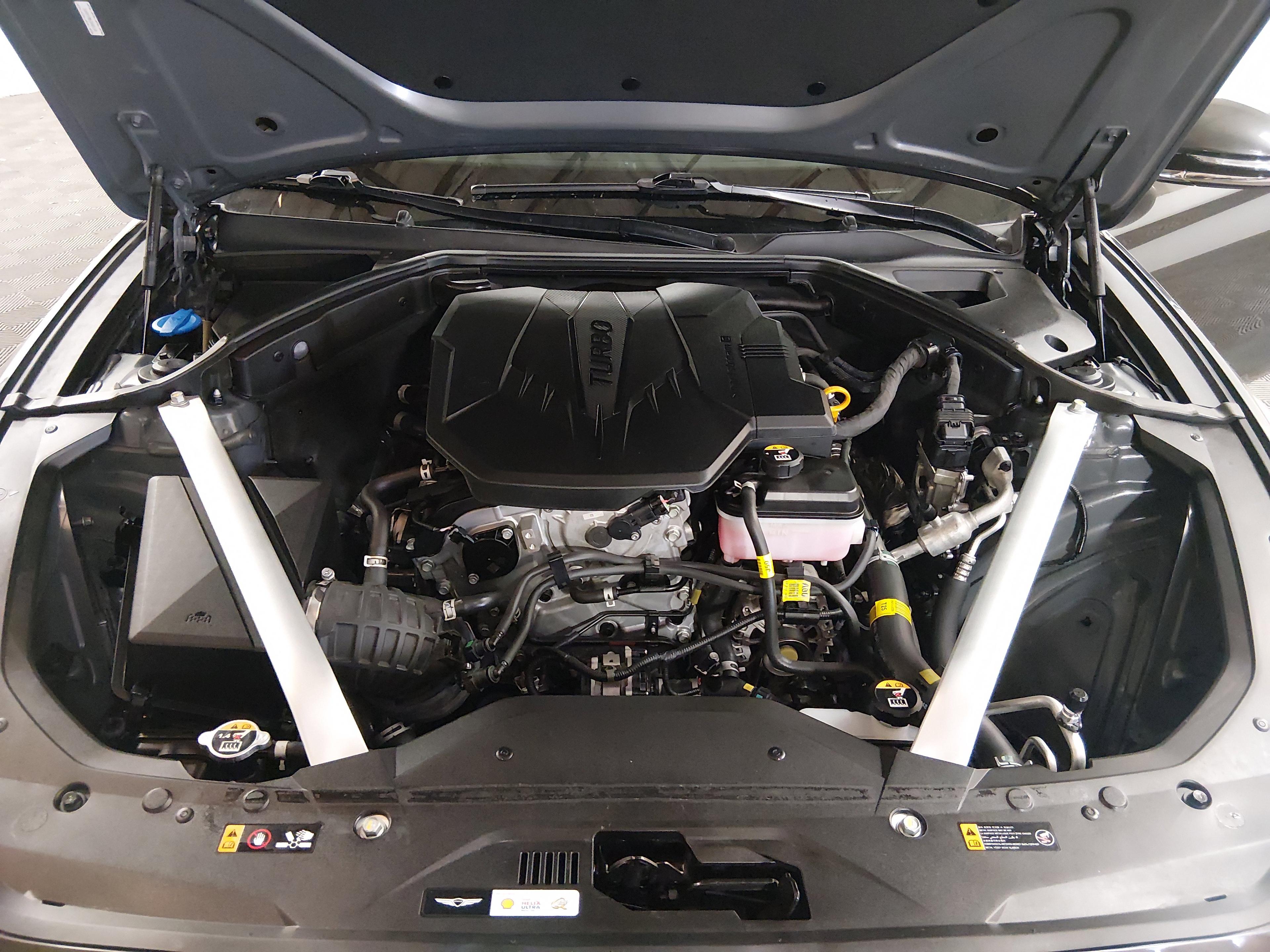 Genesis G70 2.5T Rwd - Thumbnail 9