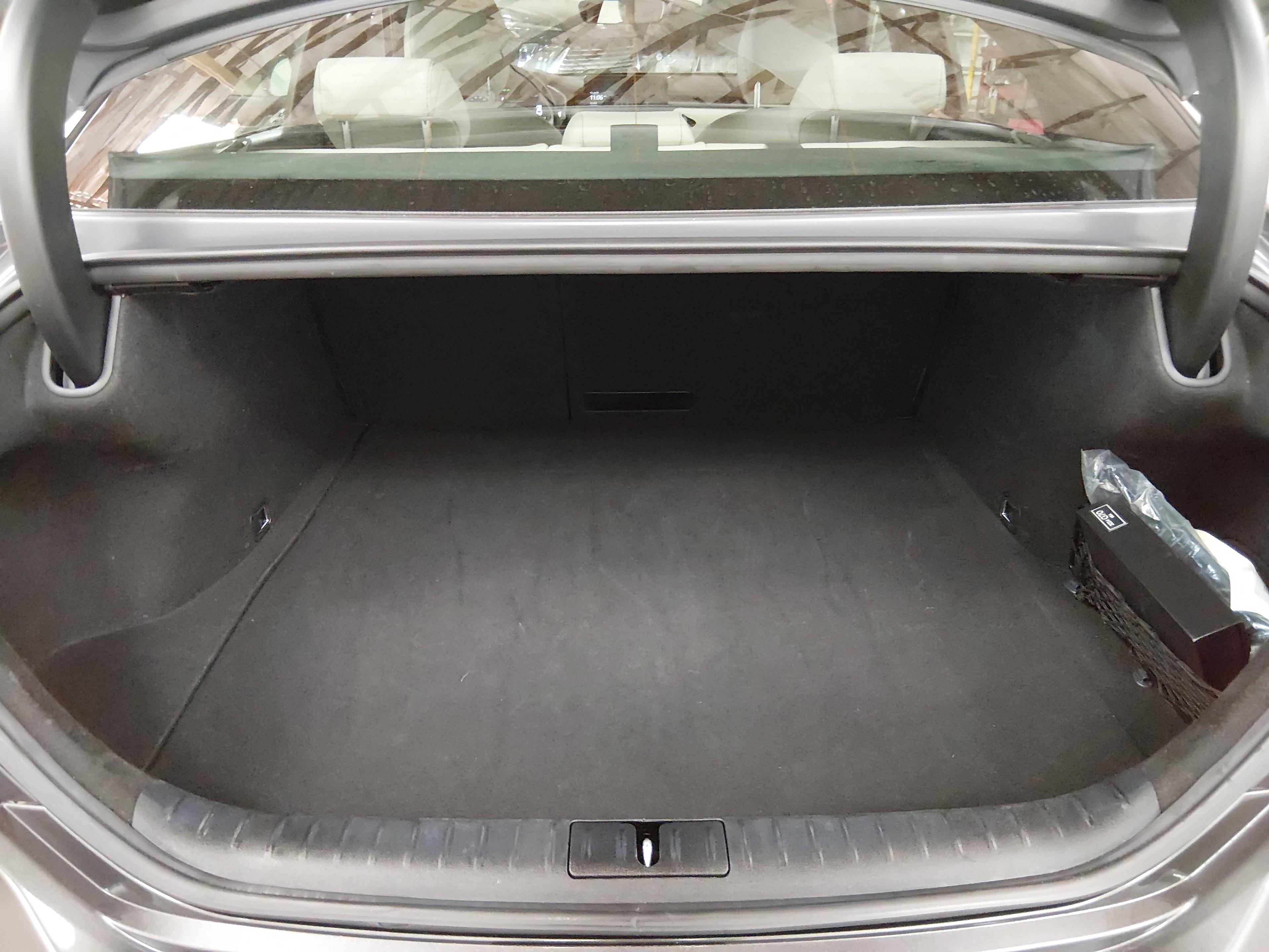 Genesis G70 2.5T Rwd - Thumbnail 11