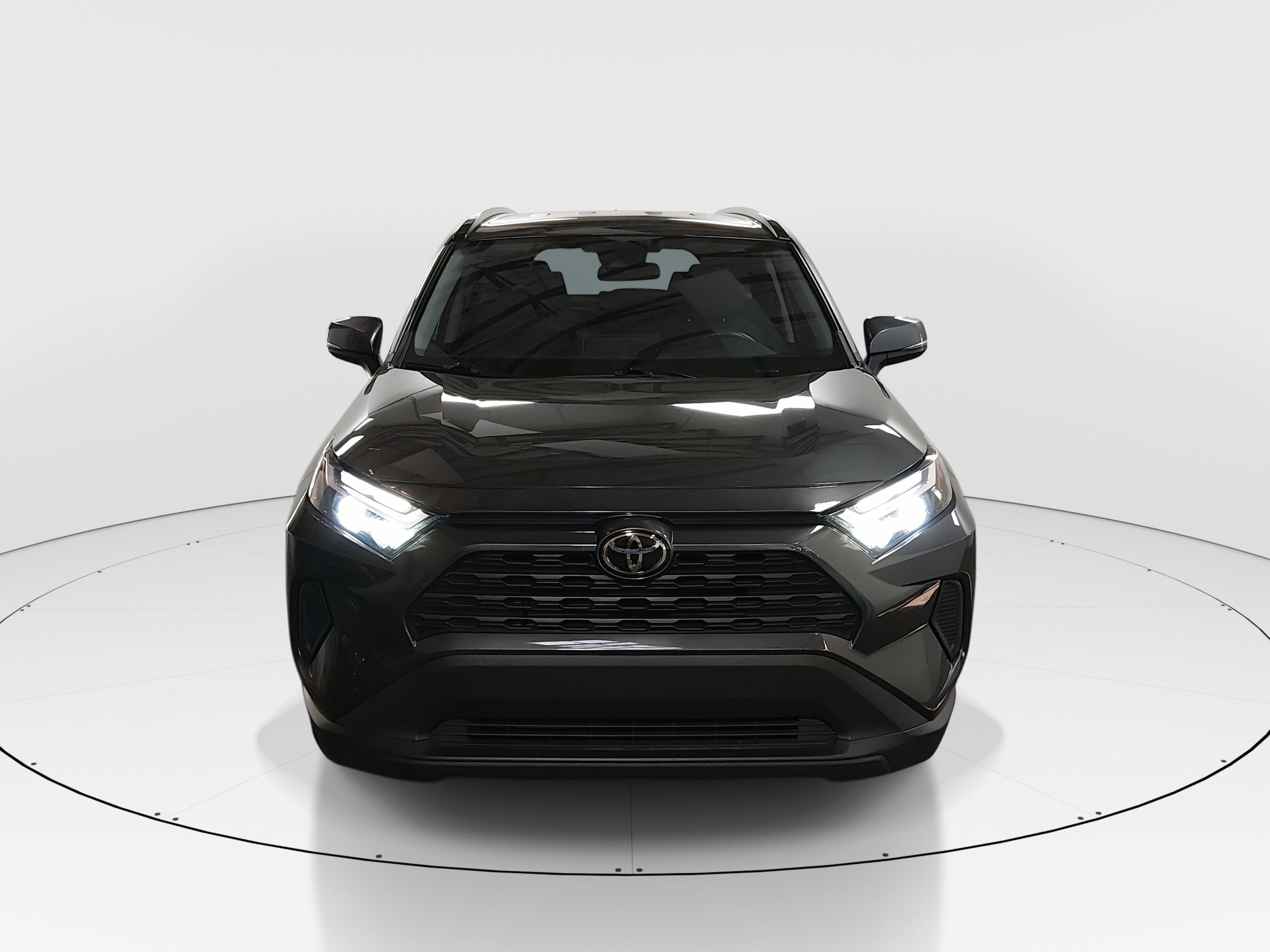 Toyota Rav4 Xle Fwd - Thumbnail 2