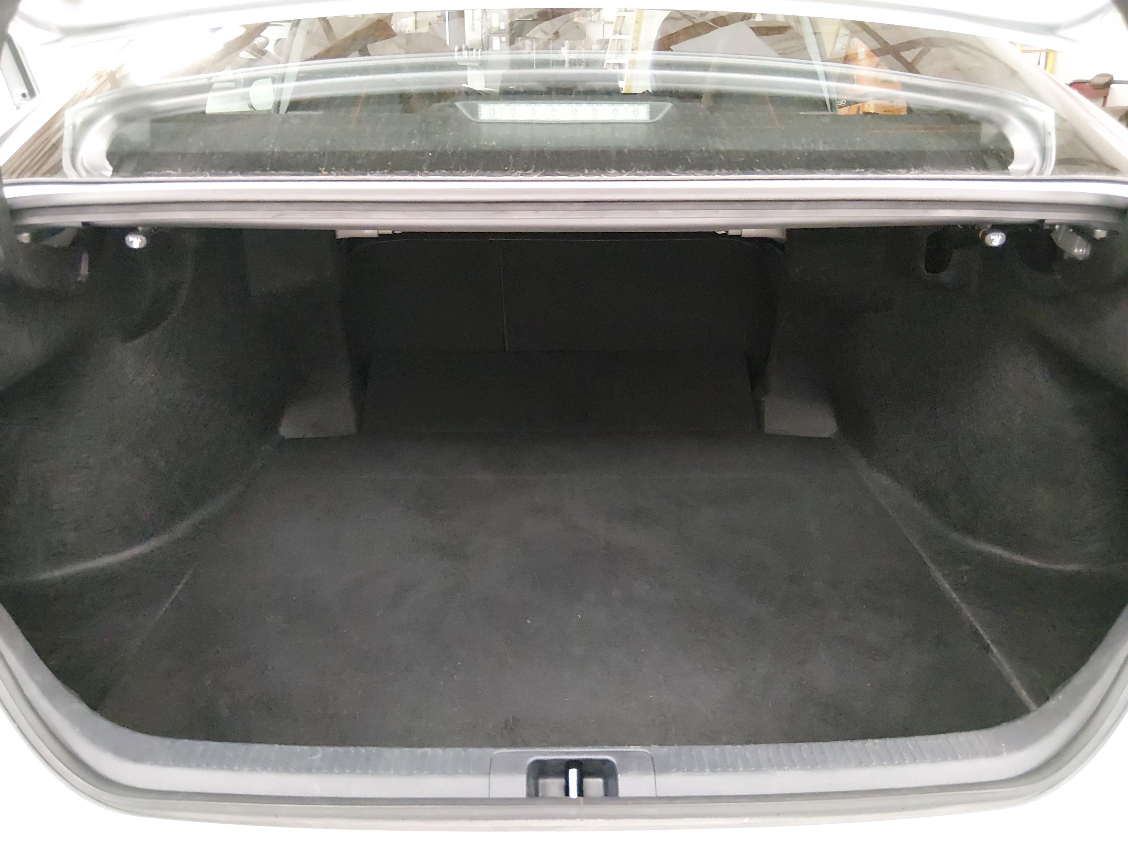 Toyota Camry Se Auto - Thumbnail 11