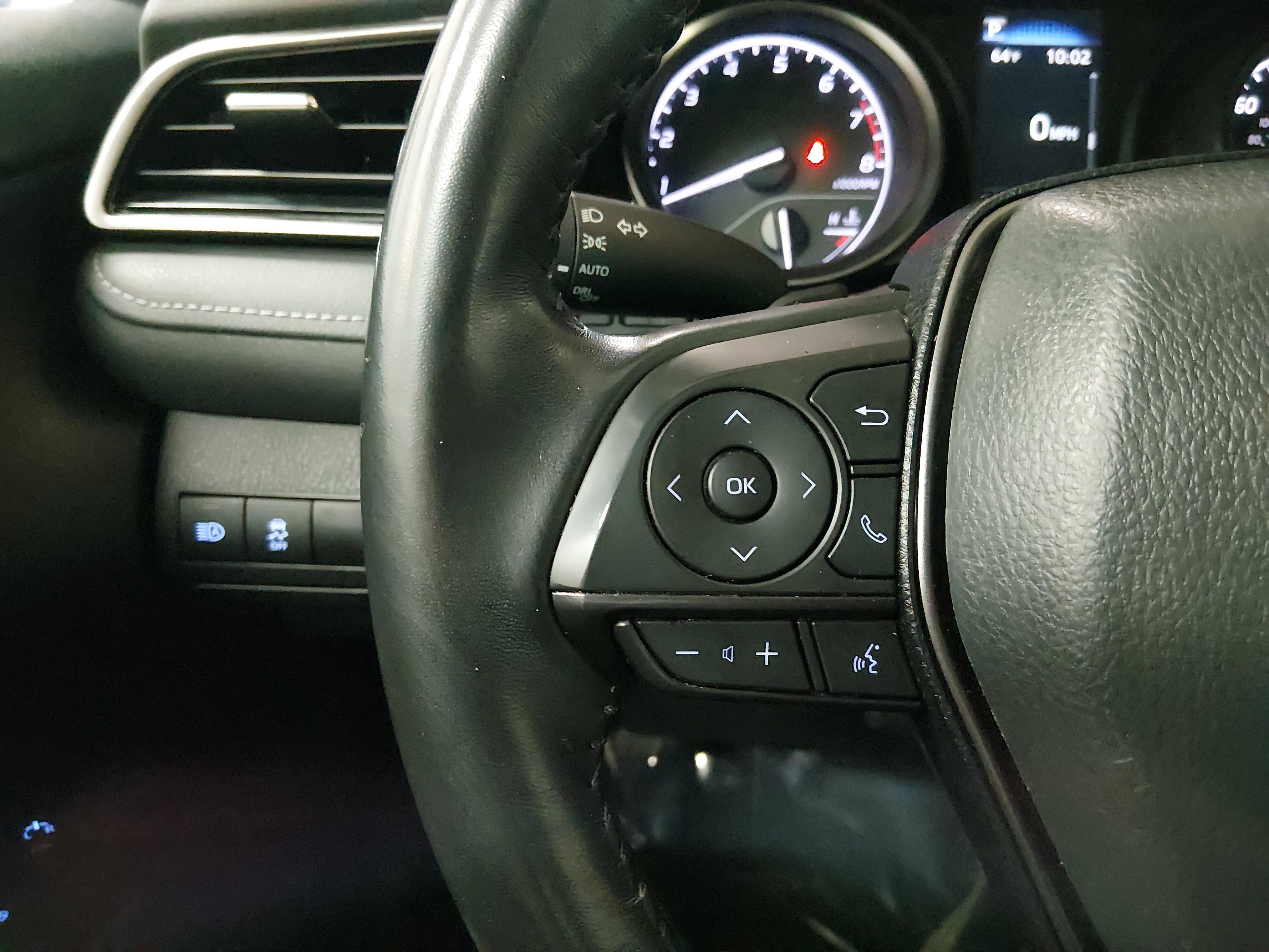 Toyota Camry Se Auto - Thumbnail 12