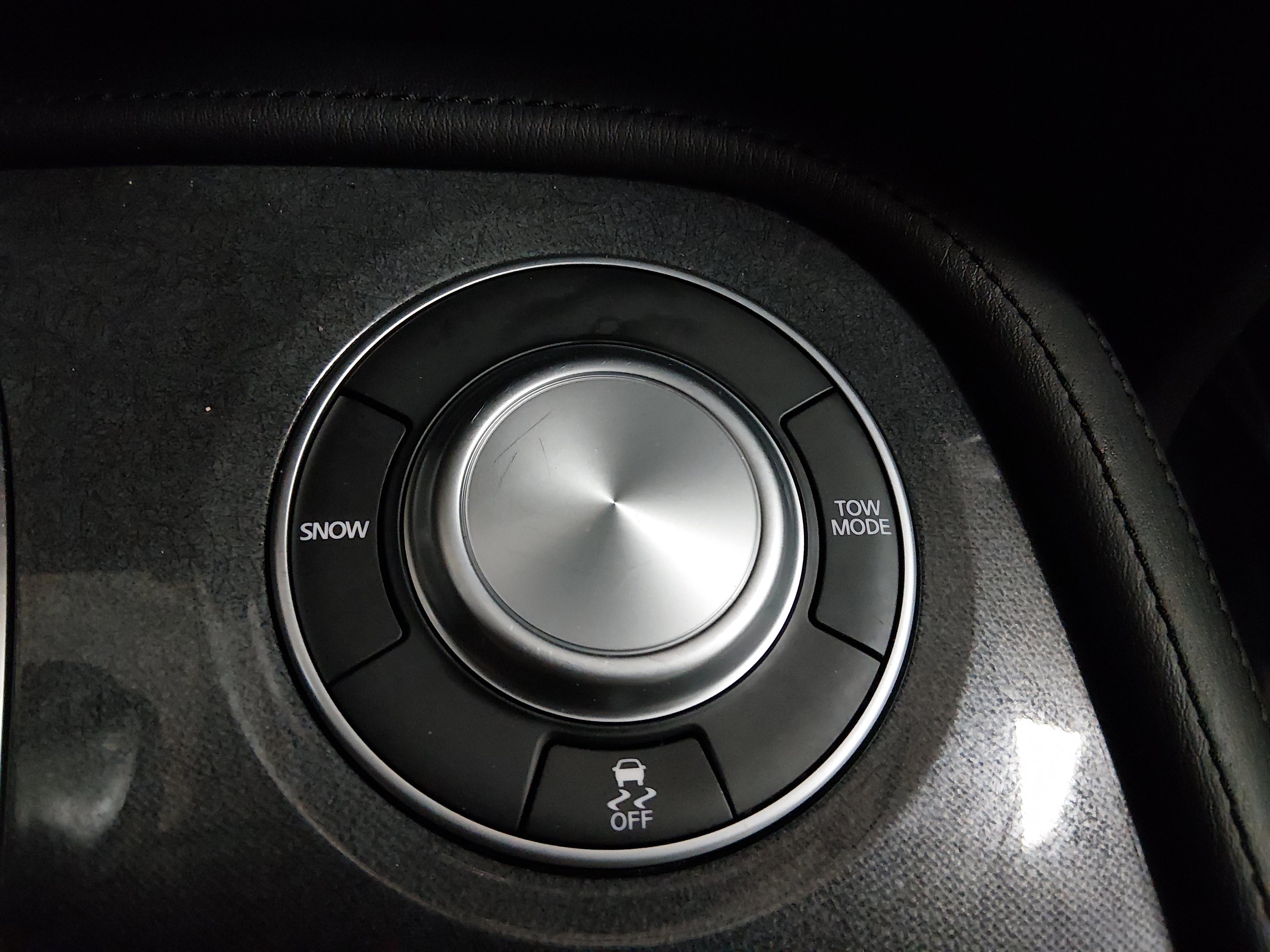 Nissan Armada 4X2 Sv - Thumbnail 16