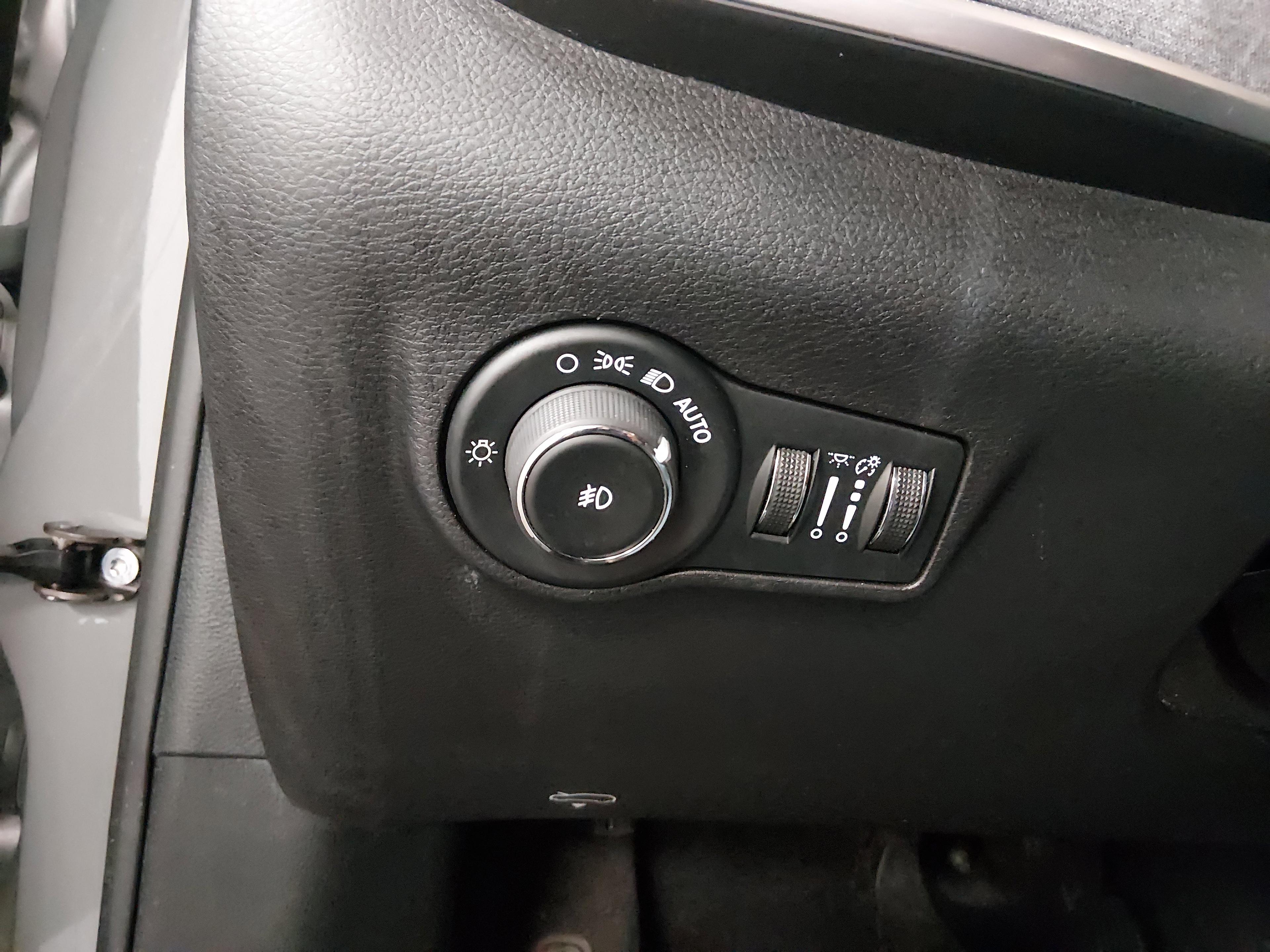 Jeep Compass Latitude 4X4 - Thumbnail 13