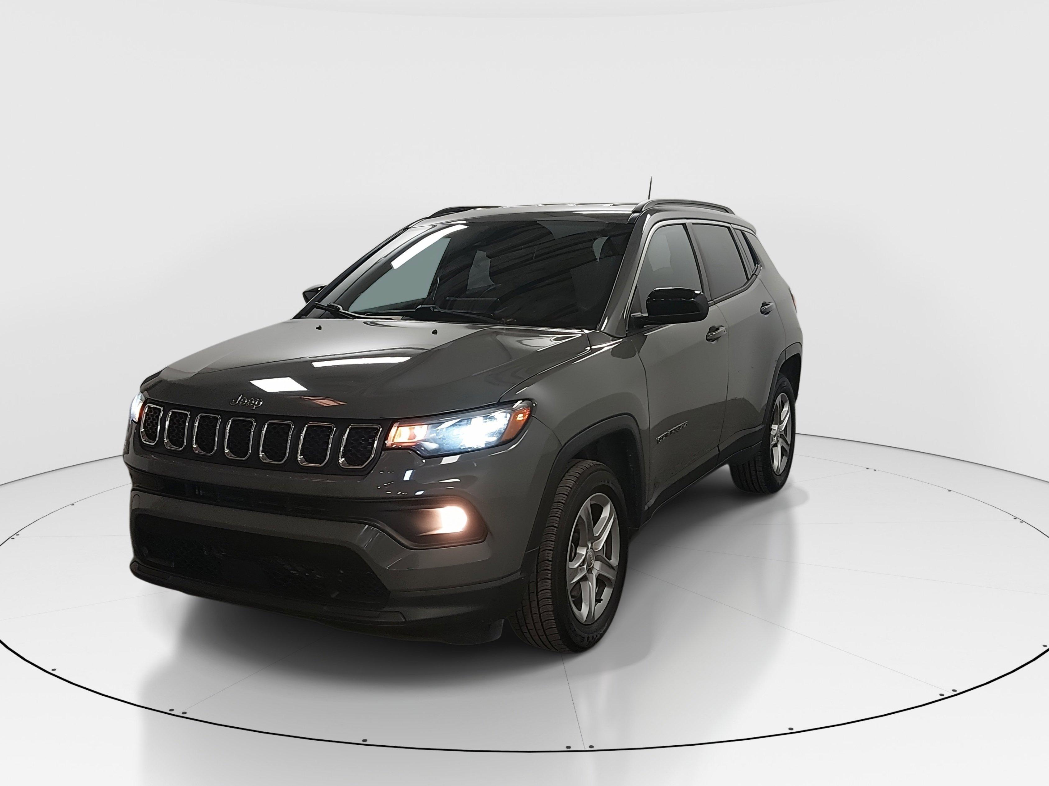 Jeep Compass Latitude 4X4 - Thumbnail 3