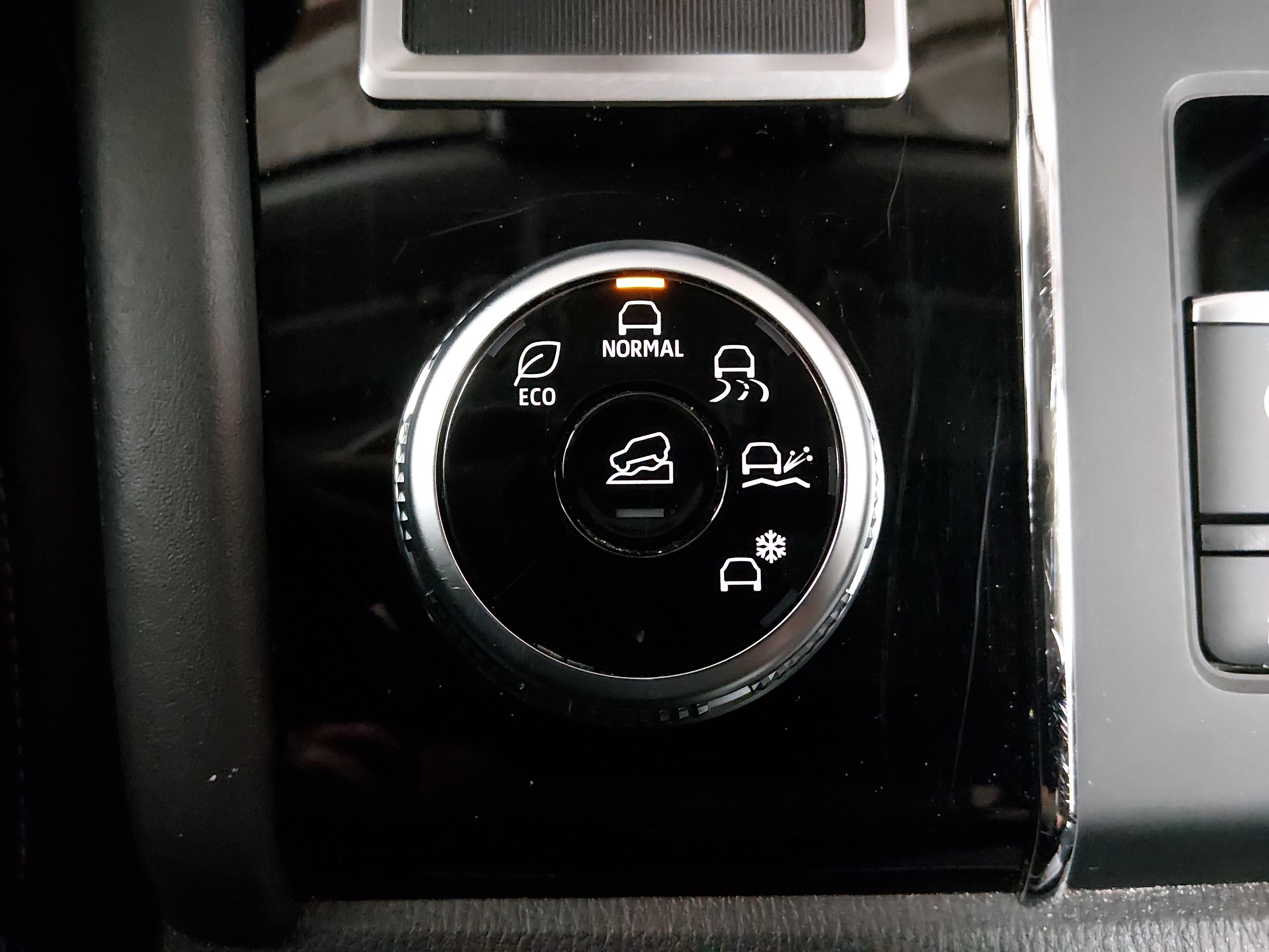 Mitsubishi Outlander Se Fwd - Thumbnail 20