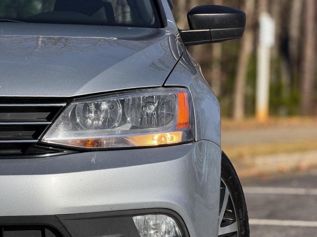 Volkswagen Jetta - Thumbnail 4