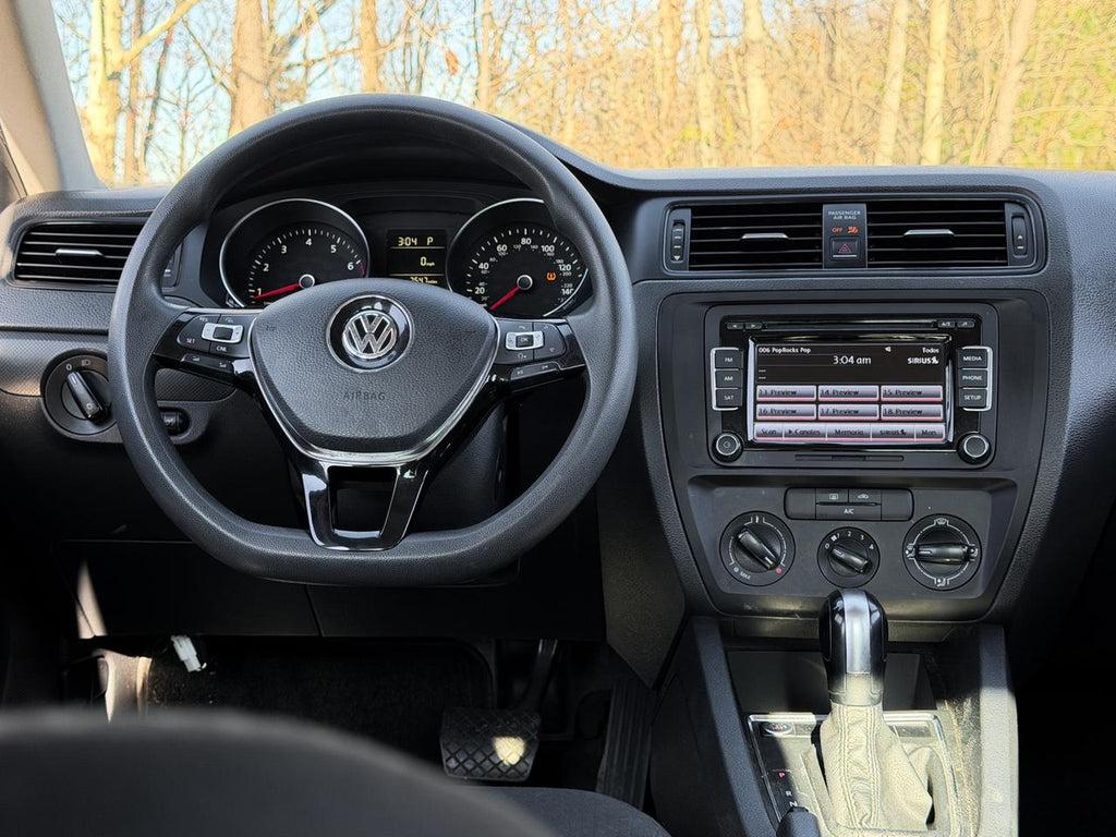 Volkswagen Jetta - Thumbnail 12