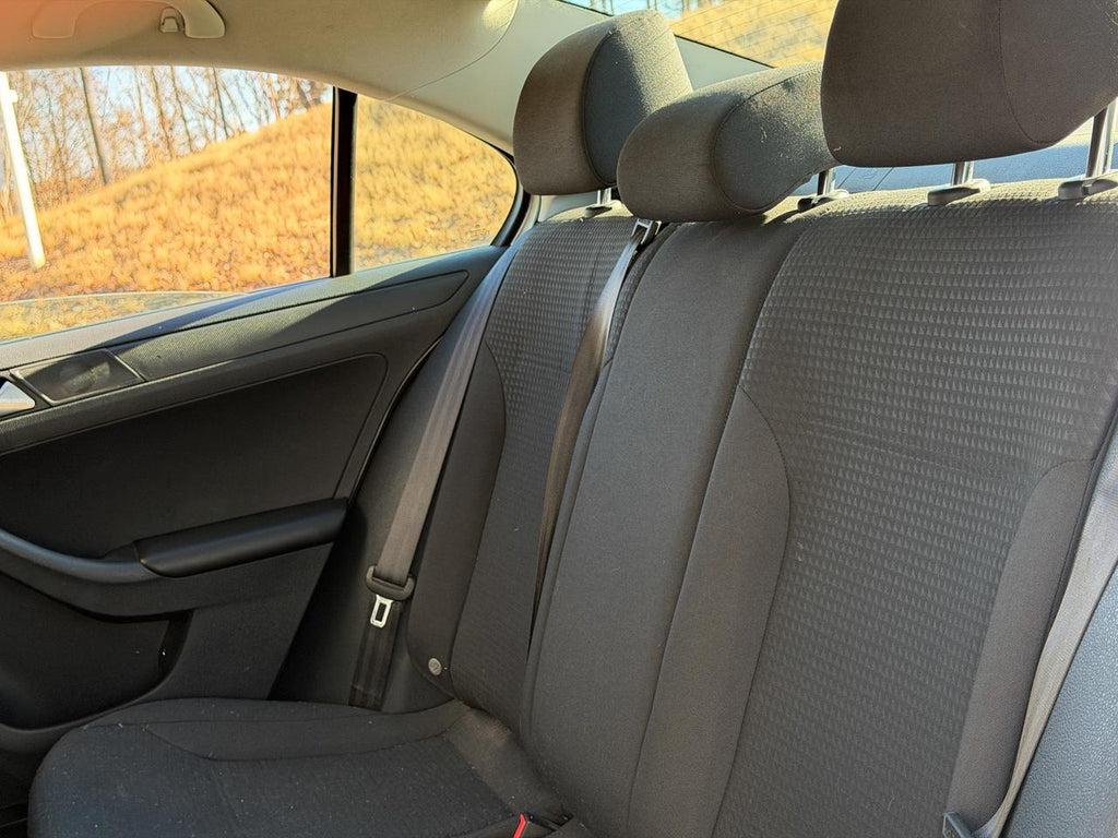 Volkswagen Jetta - Thumbnail 8