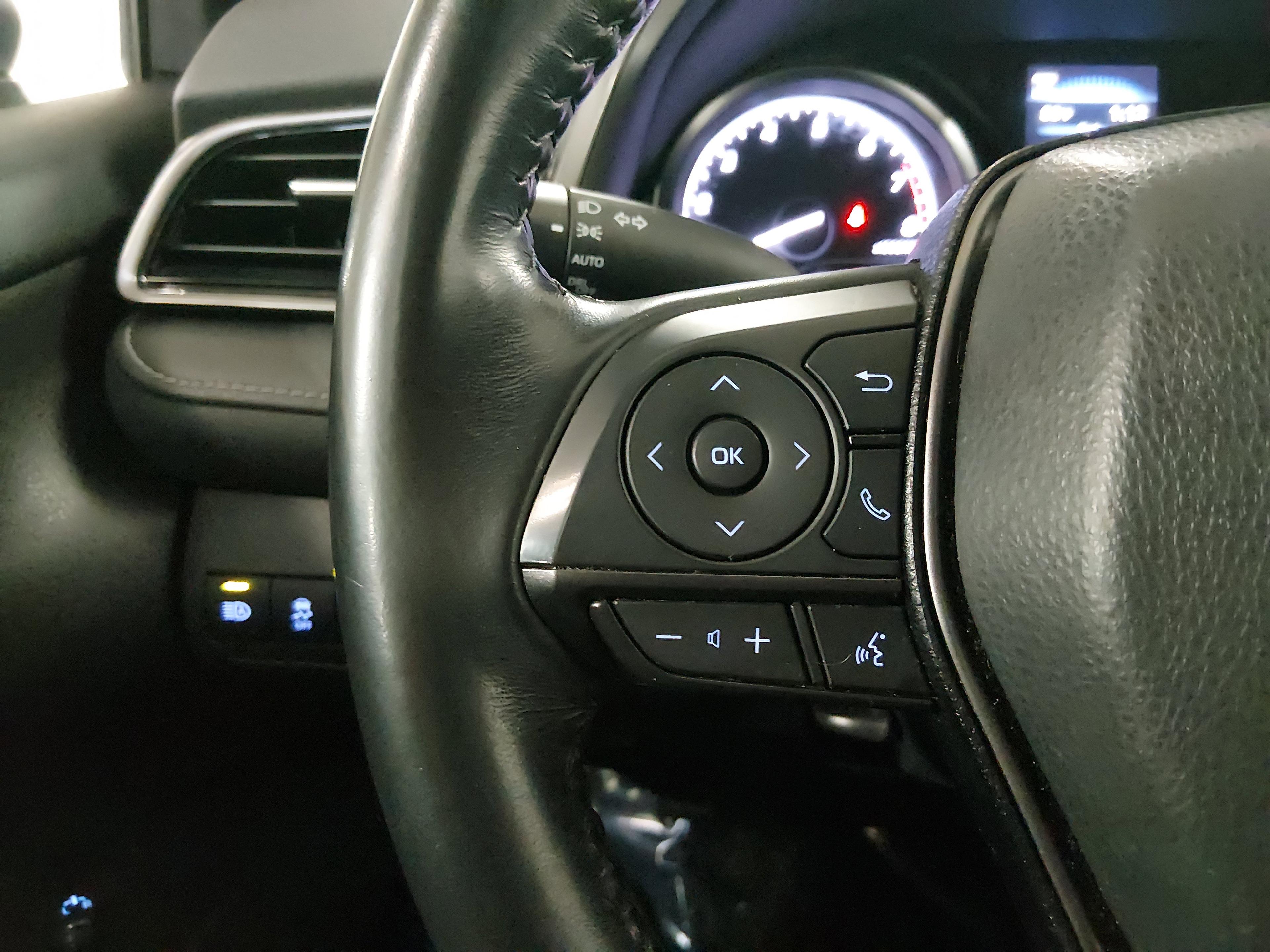 Toyota Camry Se Auto - Thumbnail 12