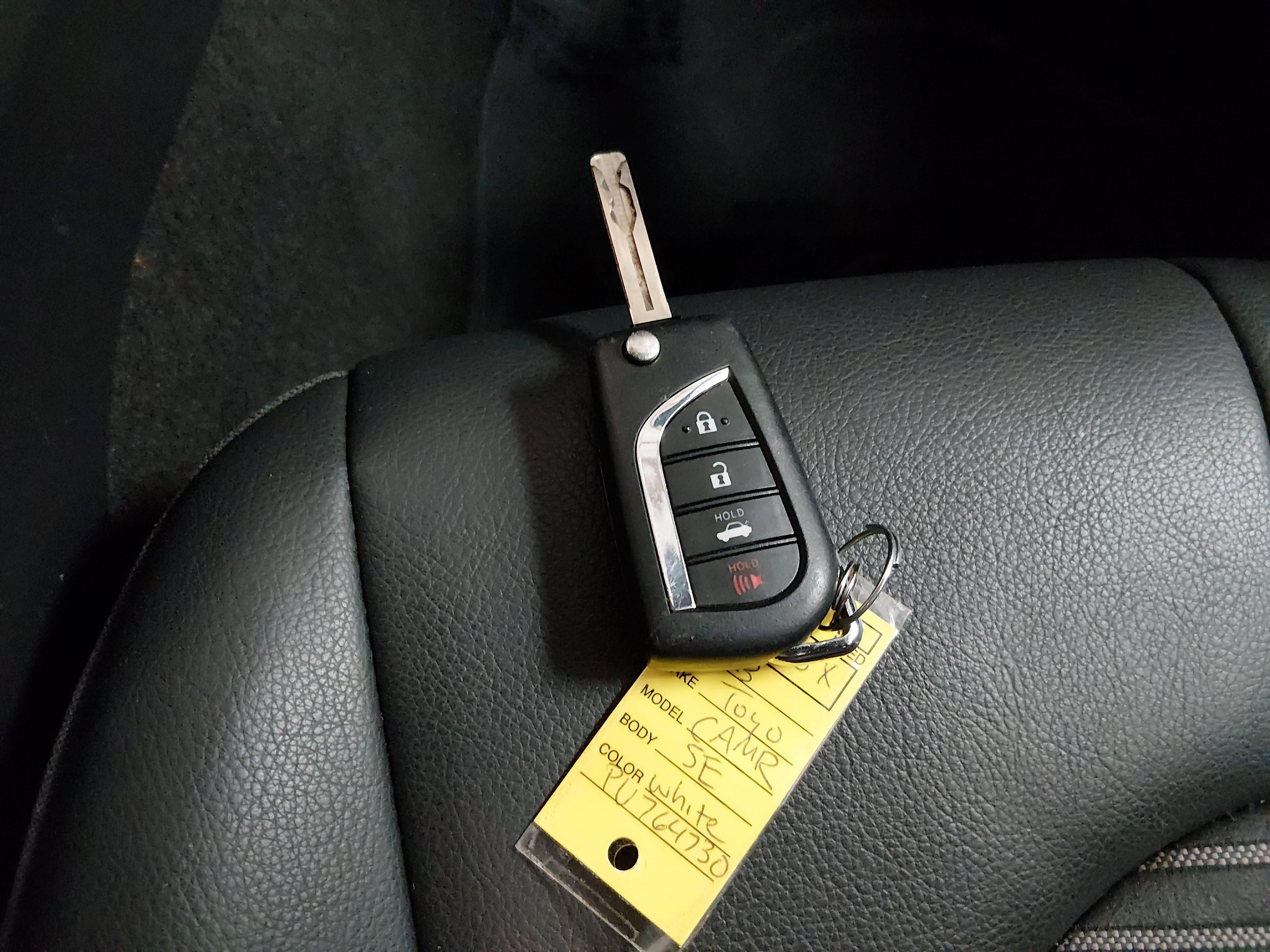 Toyota Camry Se Auto - Thumbnail 15