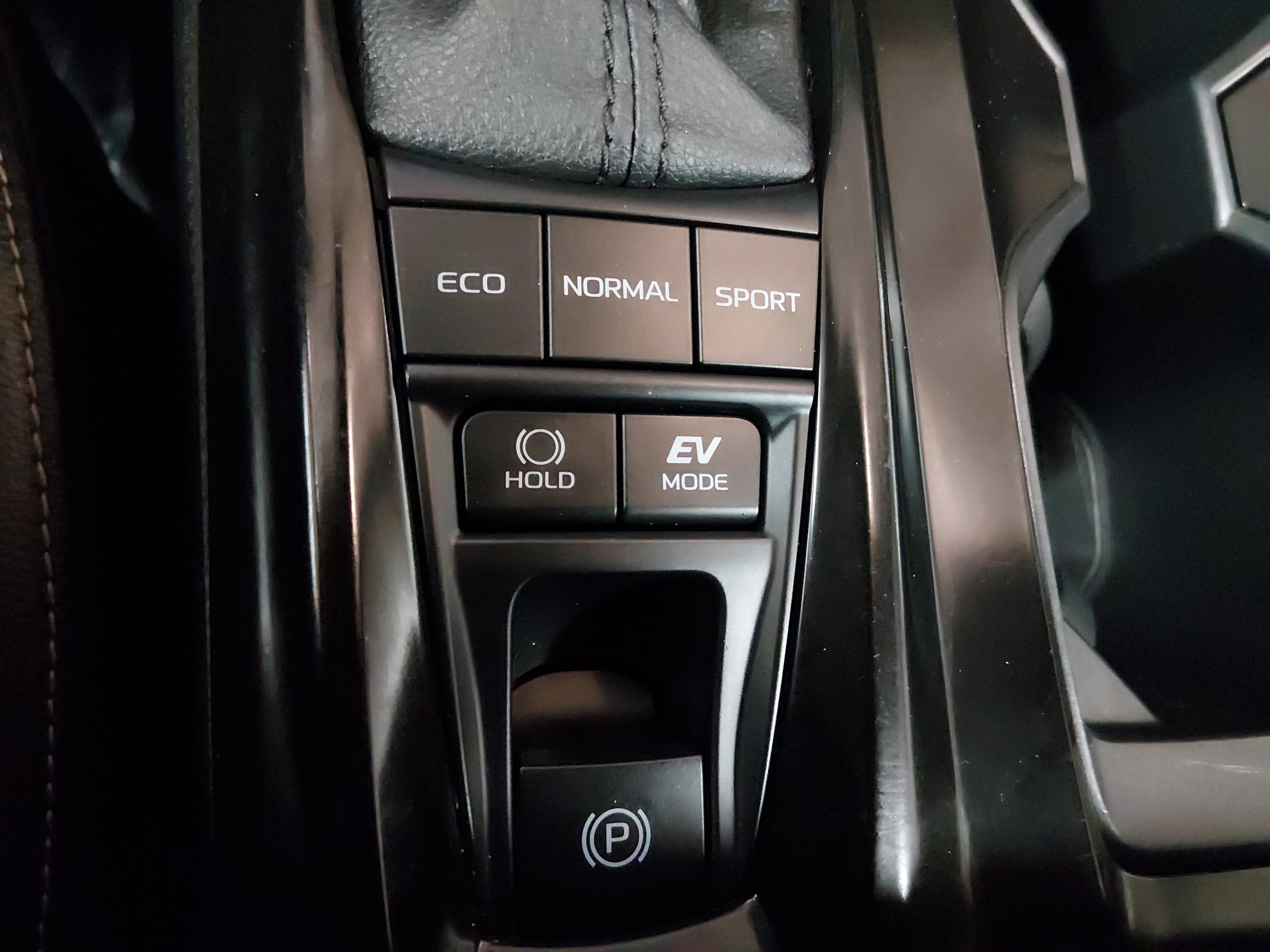 Toyota Camry Se - Thumbnail 17