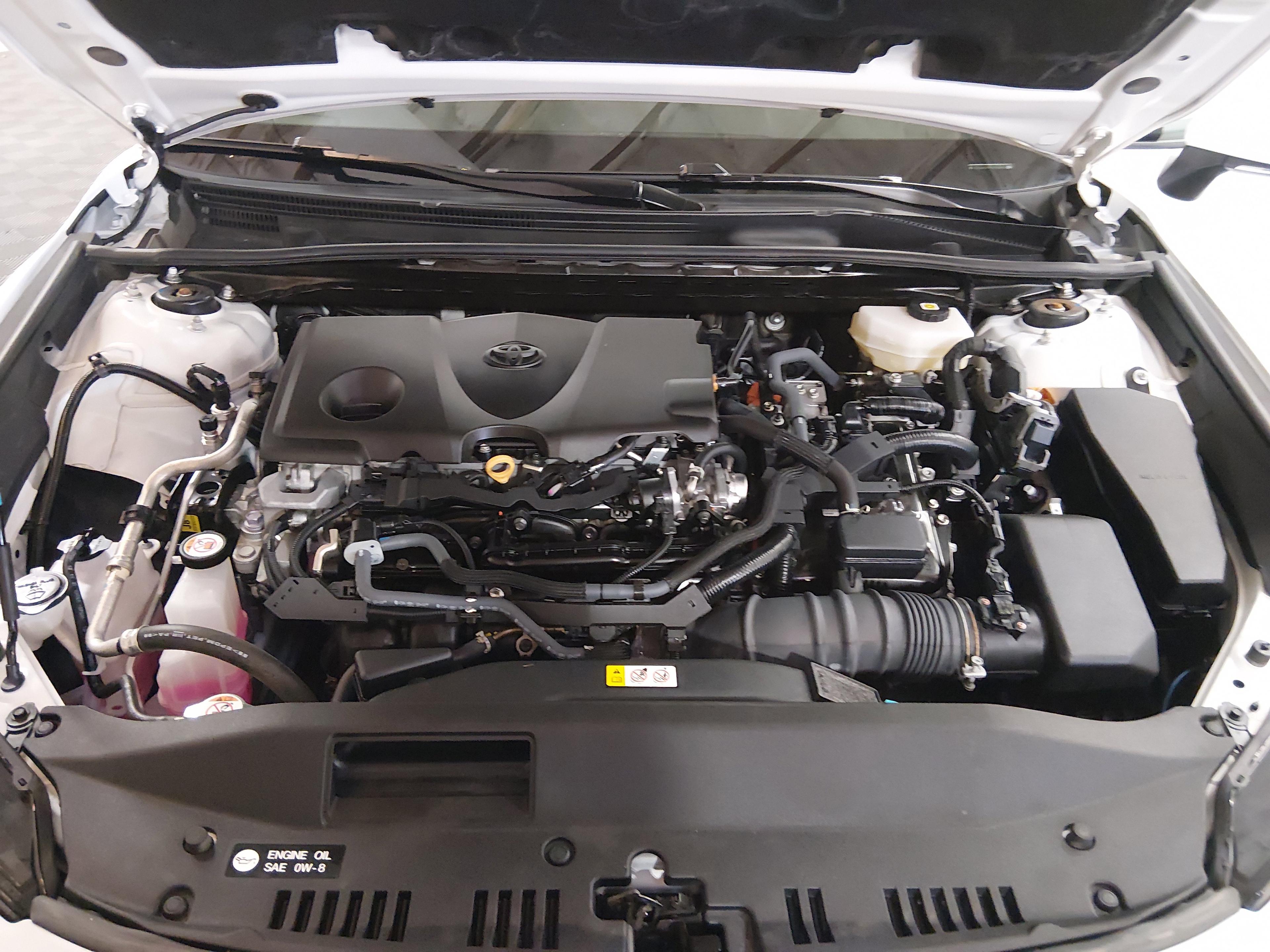 Toyota Camry Se - Thumbnail 9