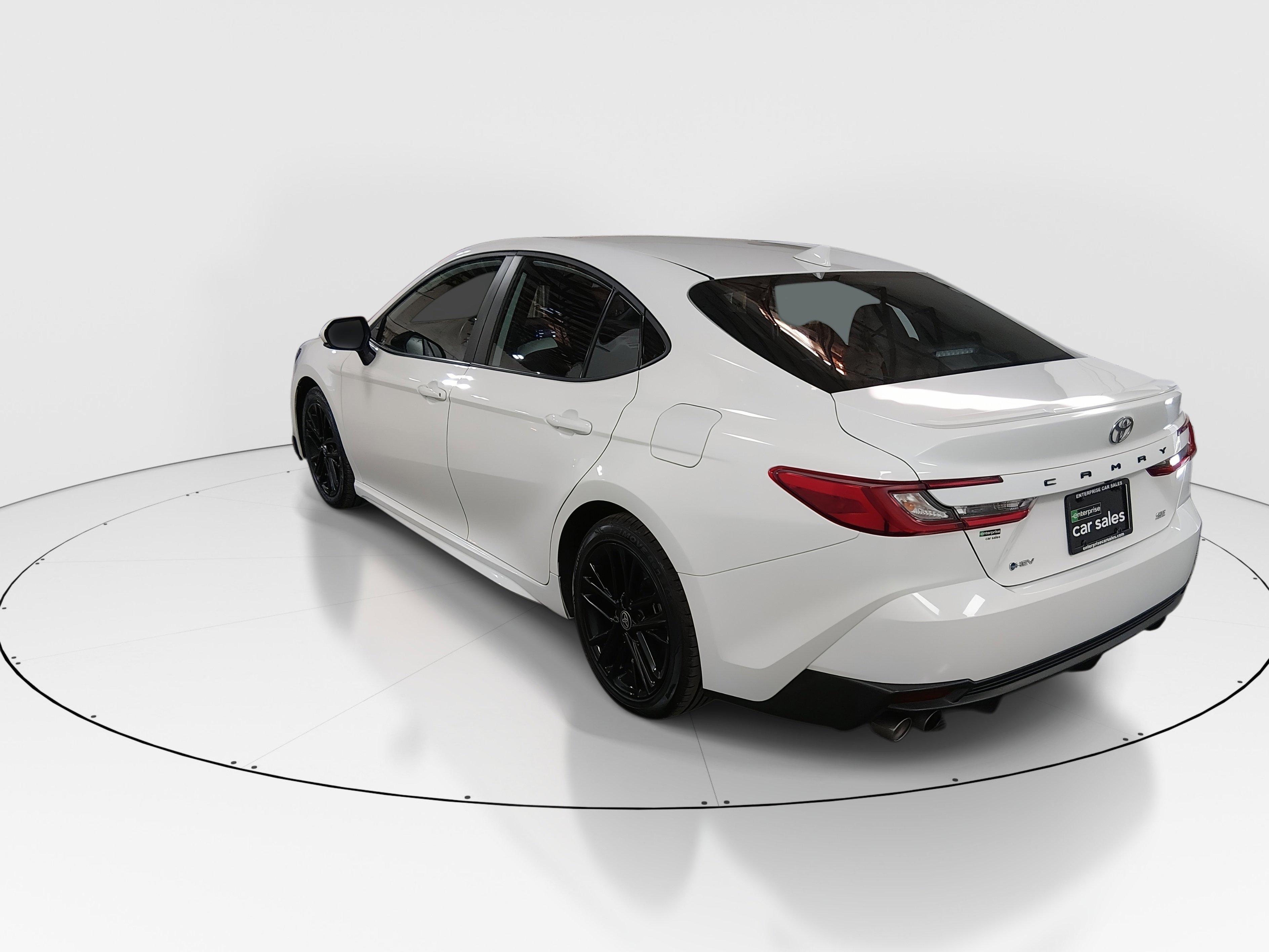 Toyota Camry Se - Thumbnail 5